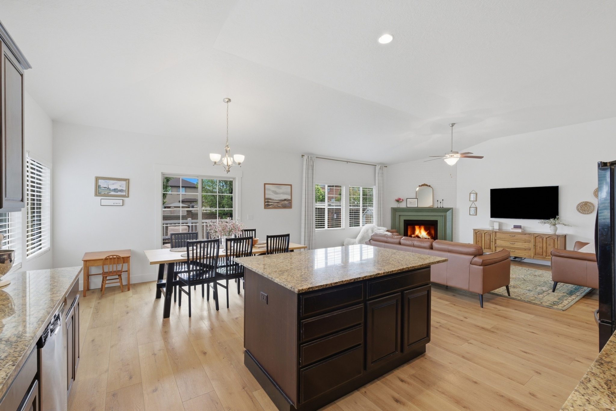 DESERT CREEK - Residential