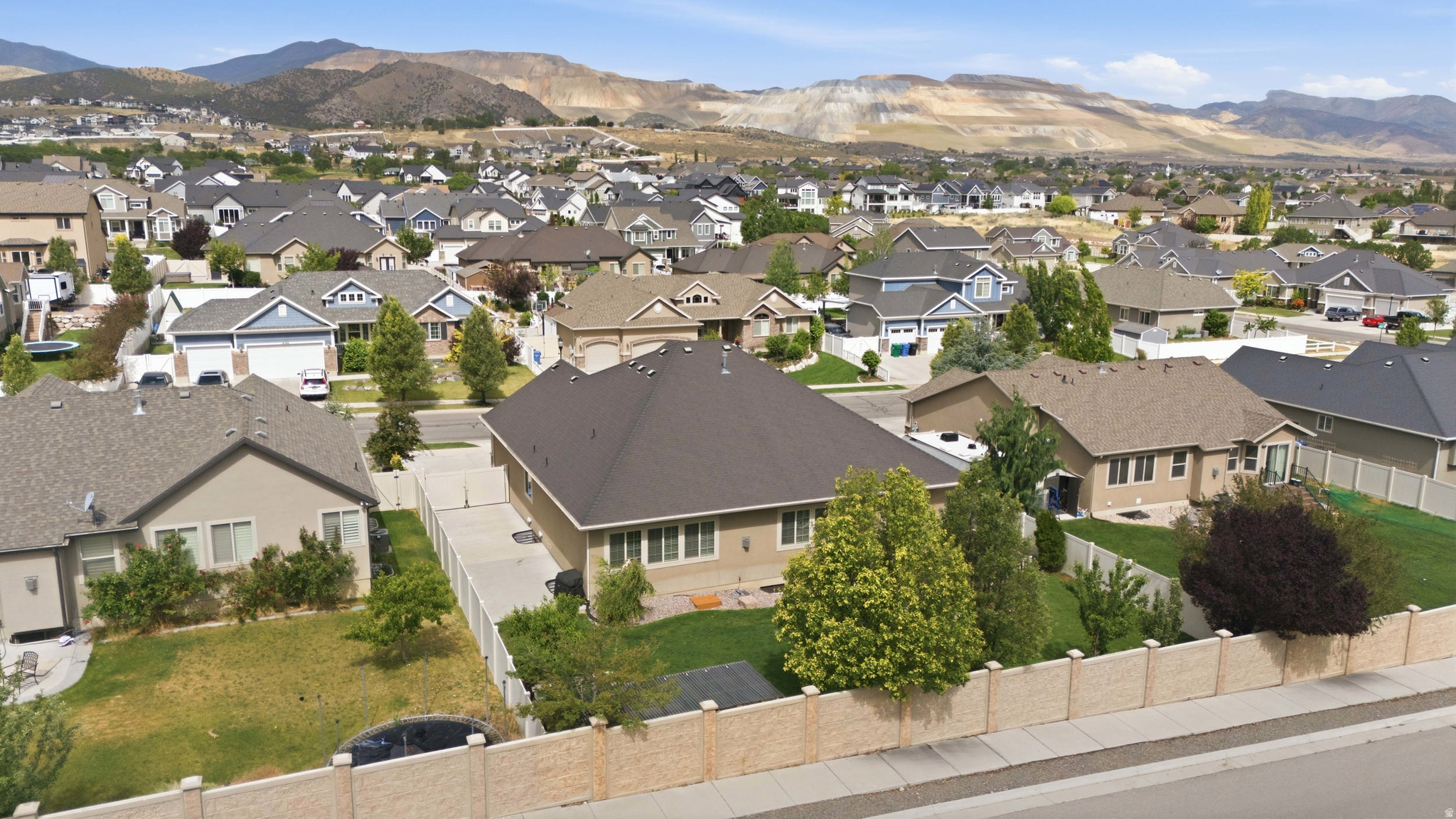 DESERT CREEK - Residential