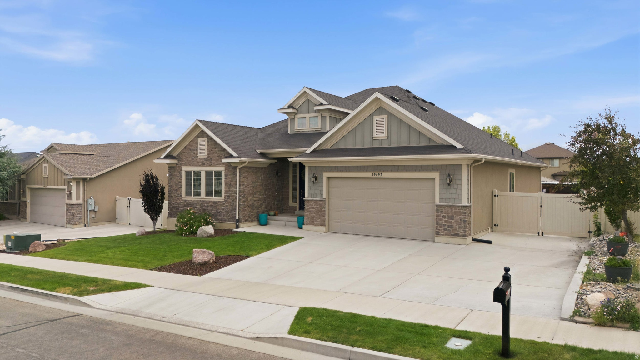 DESERT CREEK - Residential