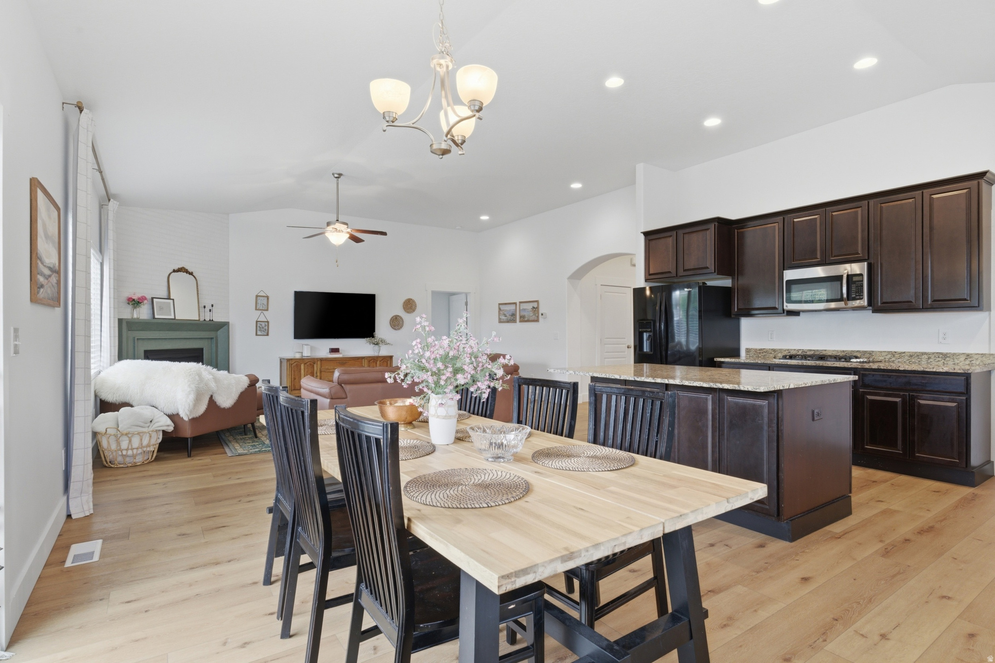 DESERT CREEK - Residential
