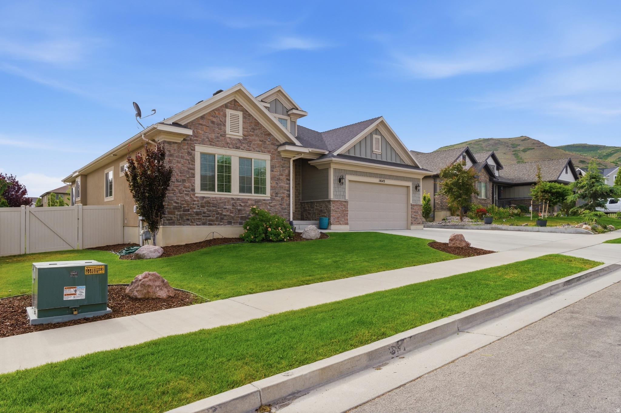 DESERT CREEK - Residential