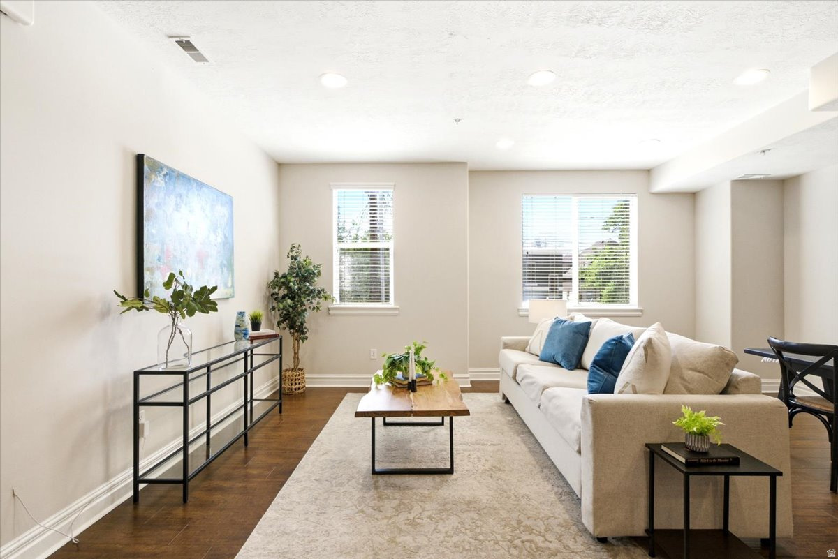 HAMPTON PLACE - Residential