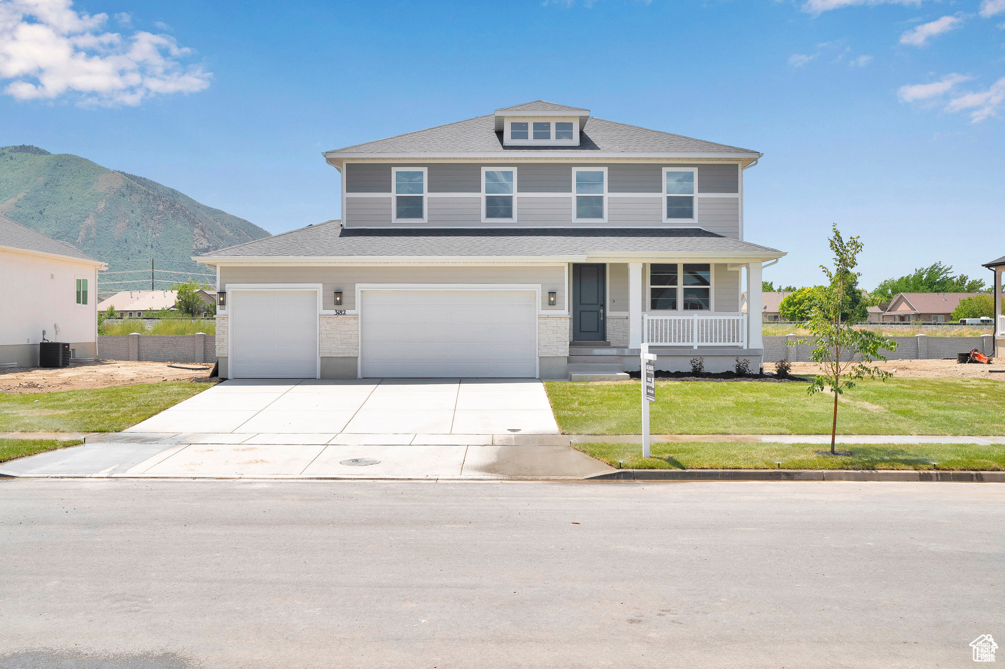 ***Contract on this home today and qualify for one of the 2 special financing options: Option 1: As low as 3.999% on a 7/6 ARM, Option 2: As low as 4.875% on a 30-year fixed Conventional, Restrictions apply: Contact us for more information. Explore this inspired Hemingway home, ready for quick move-in on a homesite boasting close proximity to the mountains. Included features: a charming, covered porch; a versatile flex room; a large great room with a fireplace; a gourmet kitchen, a walk-in pantry and a center island; an airy loft; a convenient laundry; a beautiful primary suite showcasing a generous walk-in closet and a private bath; an unfinished basement; and a covered patio. This could be your dream home!