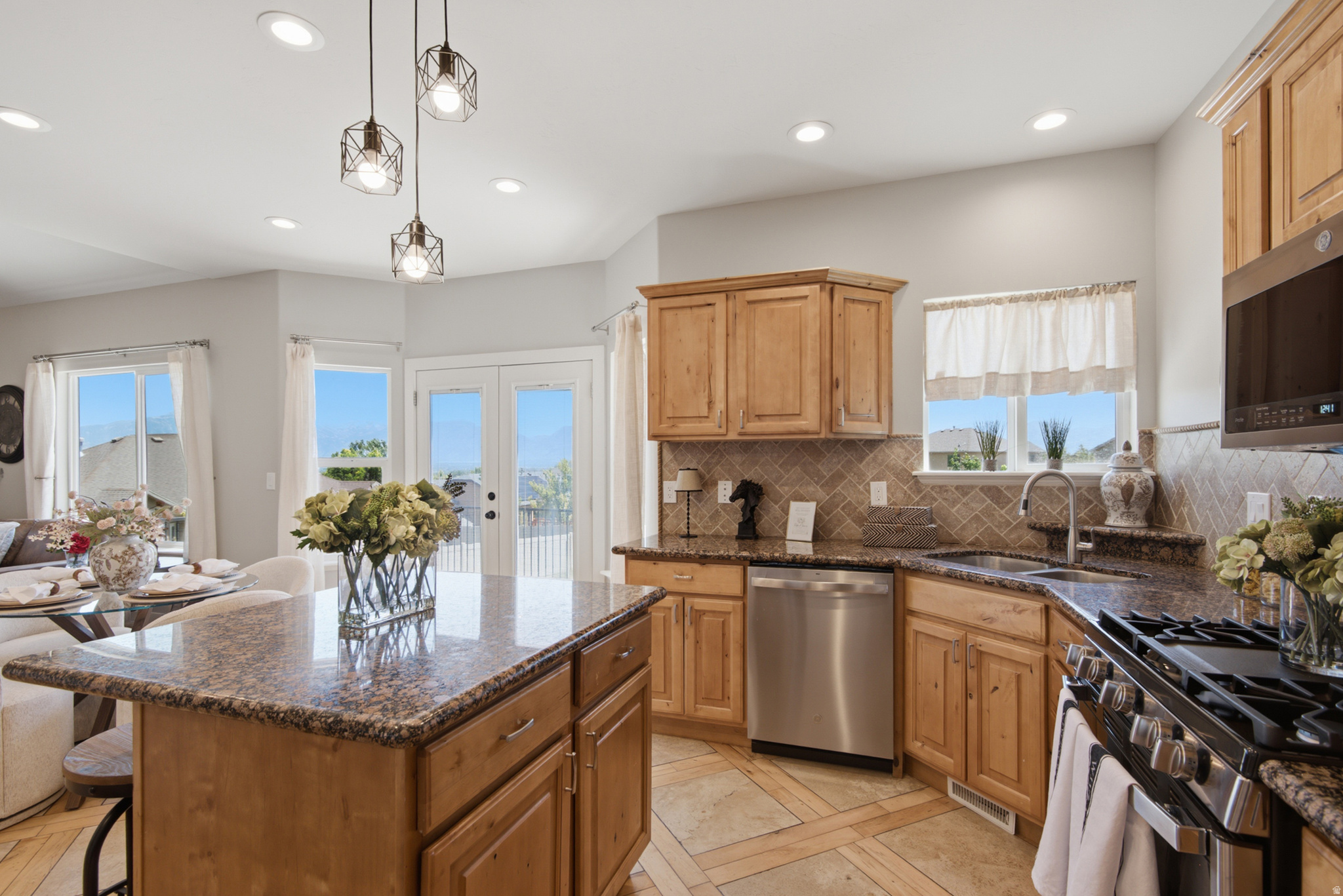 SARATOGA HILLS - Residential