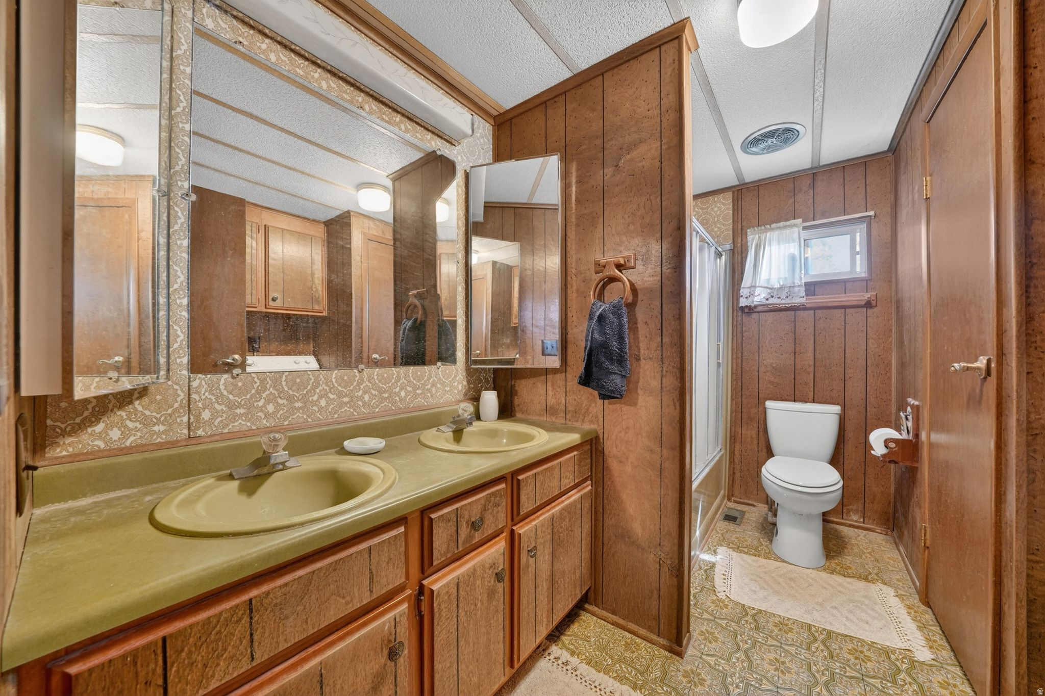 WINCHESTER ESTATES - Residential