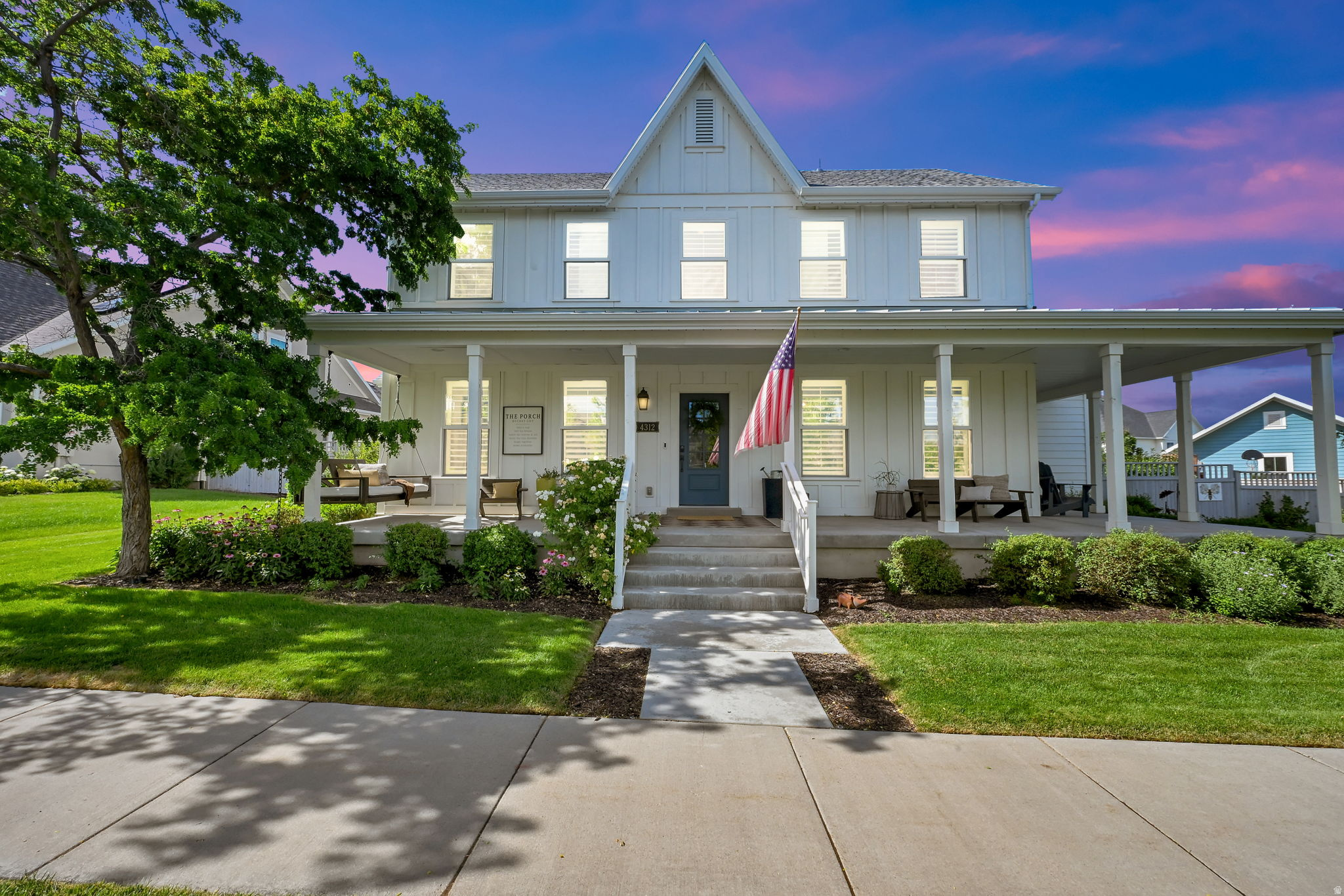 DAYBREAK - Residential