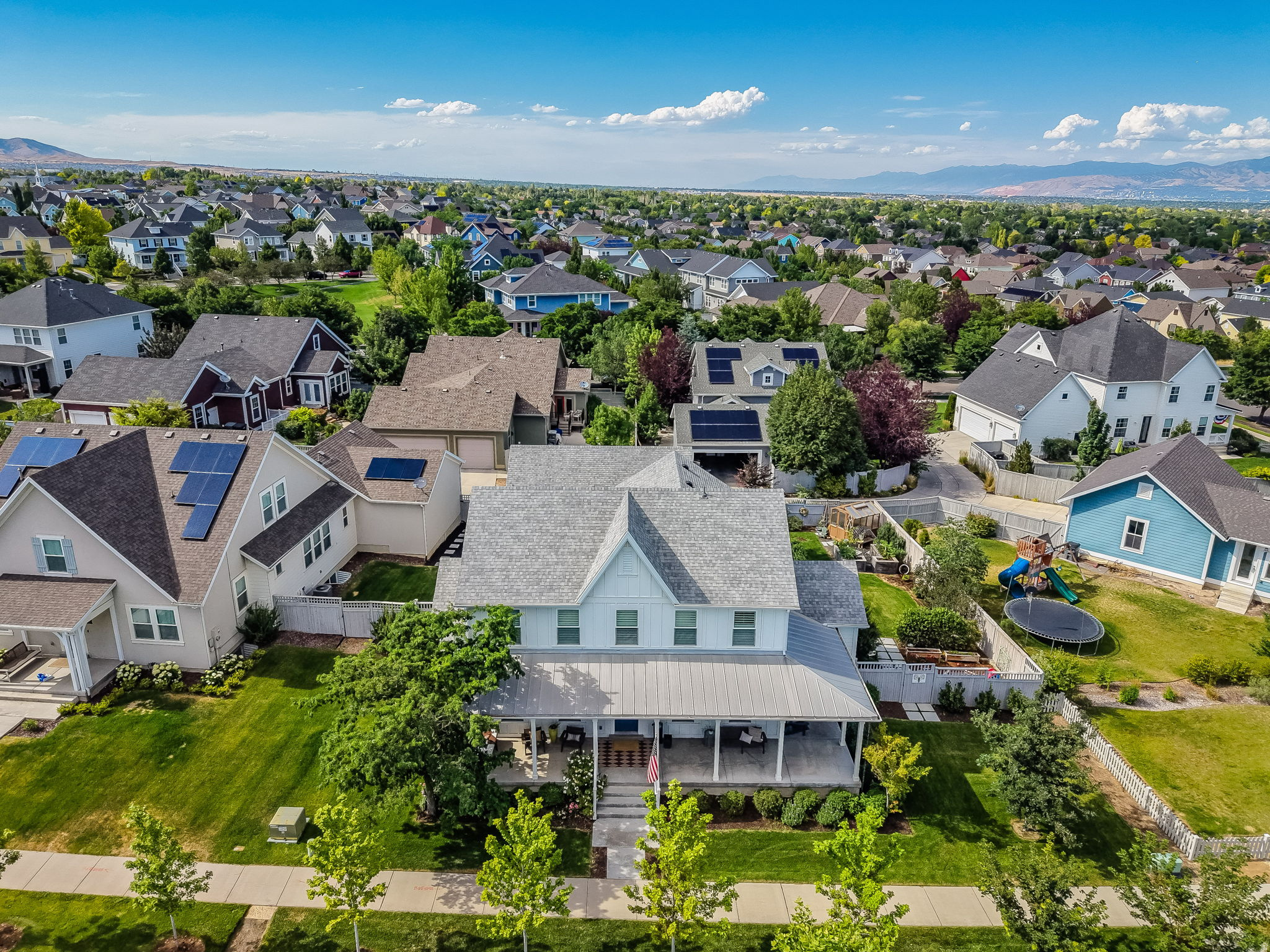 DAYBREAK - Residential