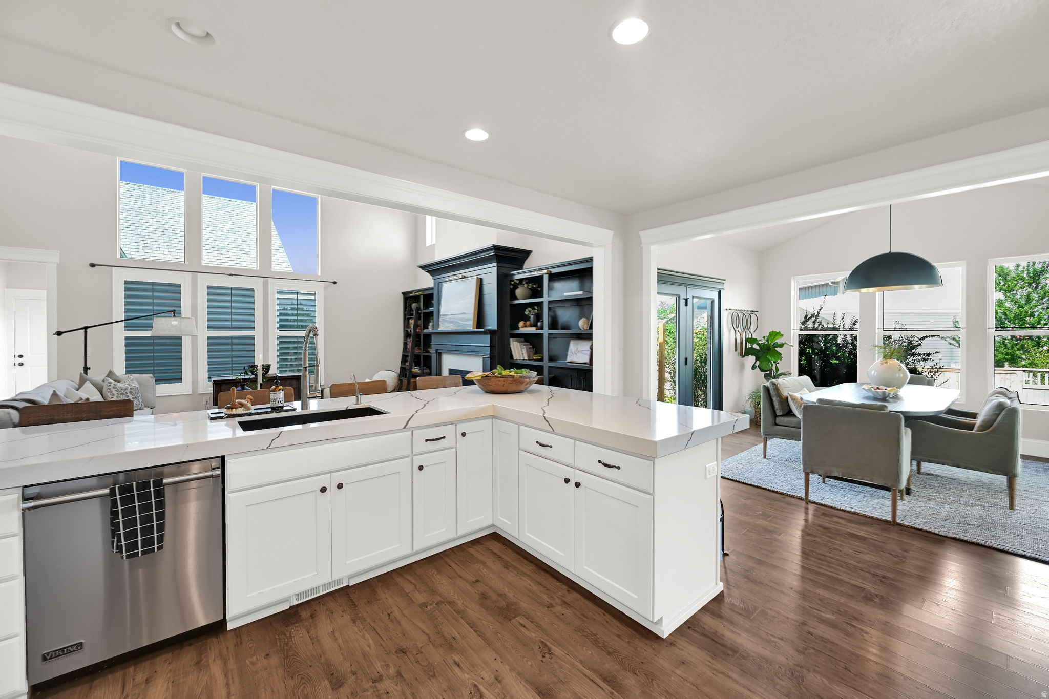 DAYBREAK - Residential