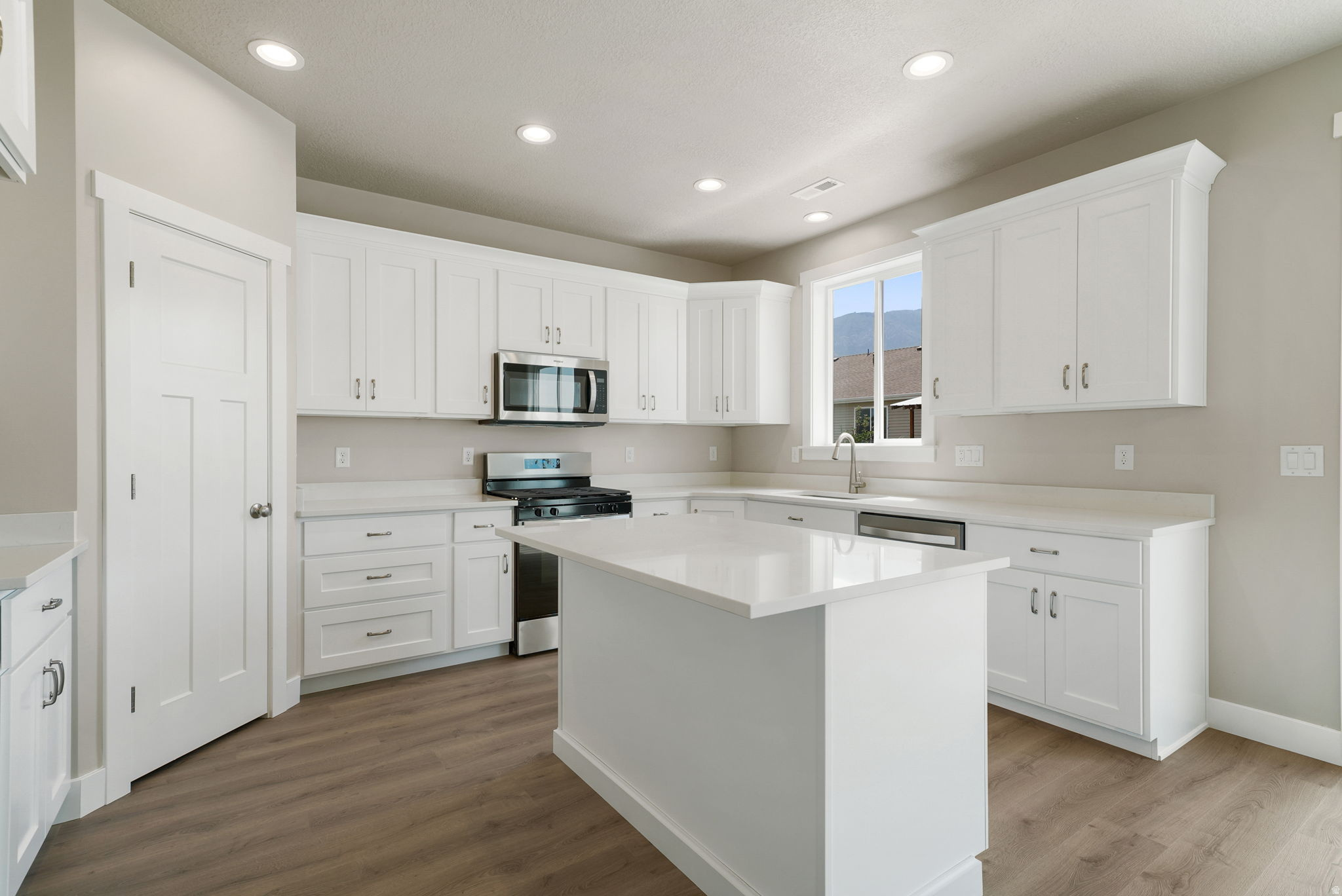 APPLE HOLLOW AT THE ORCHARDS - Residential