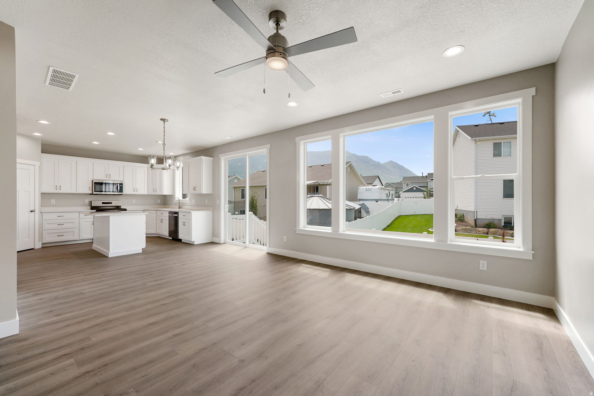 APPLE HOLLOW AT THE ORCHARDS - Residential