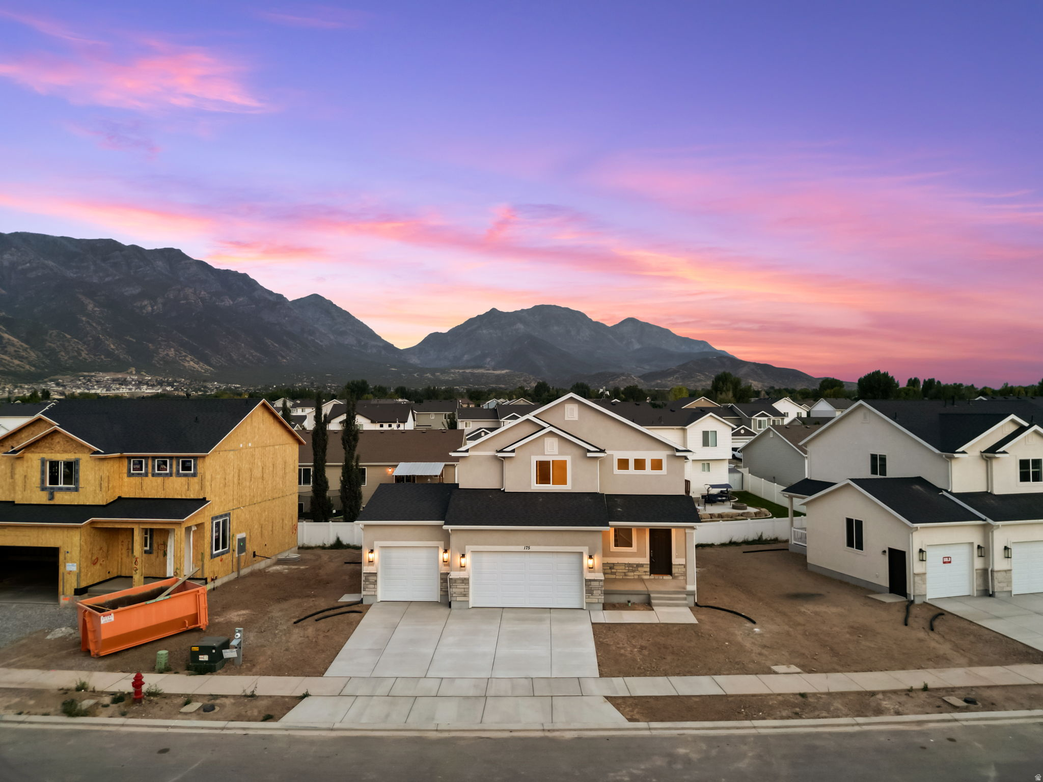 APPLE HOLLOW AT THE ORCHARDS - Residential