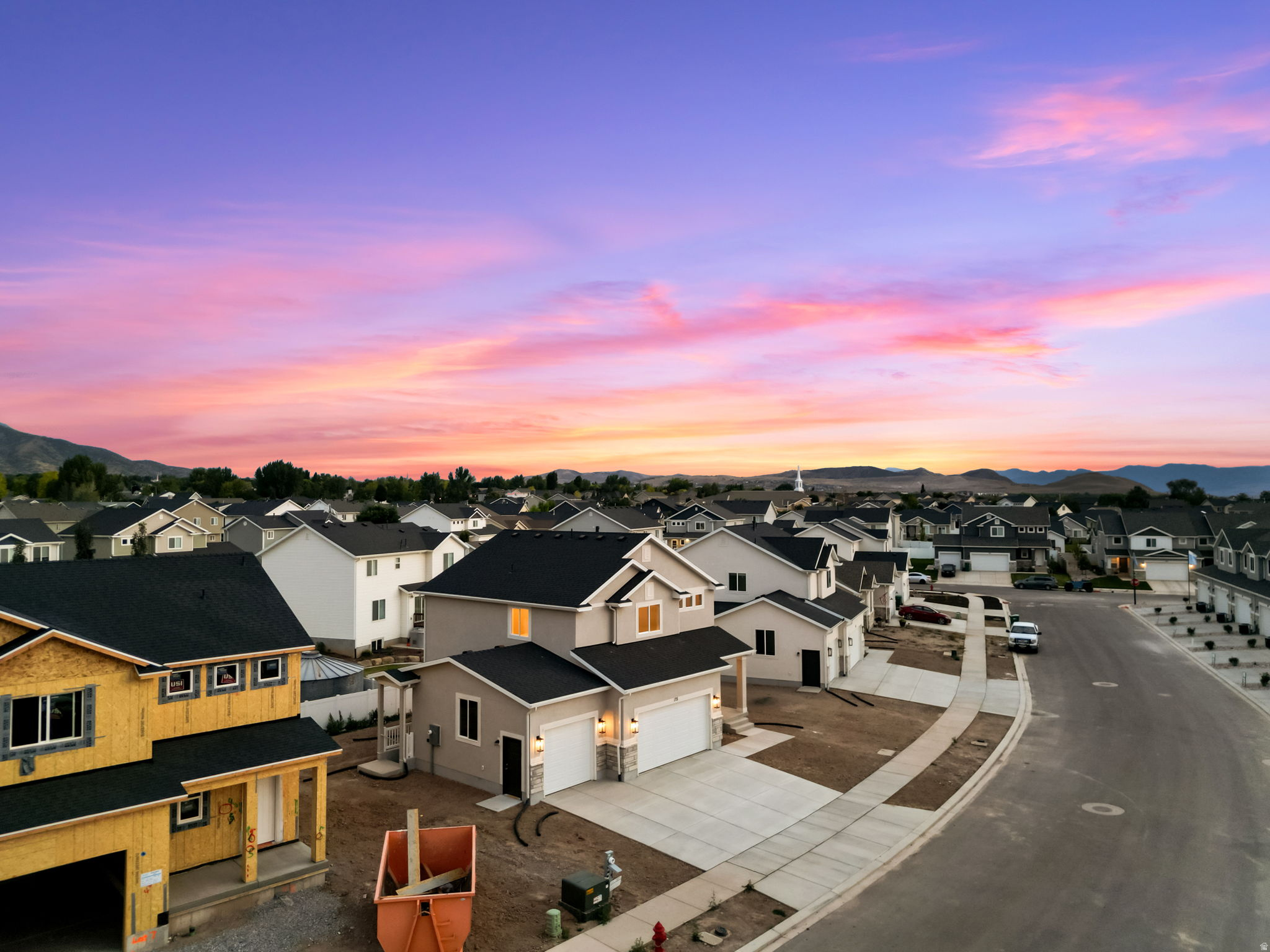 APPLE HOLLOW AT THE ORCHARDS - Residential