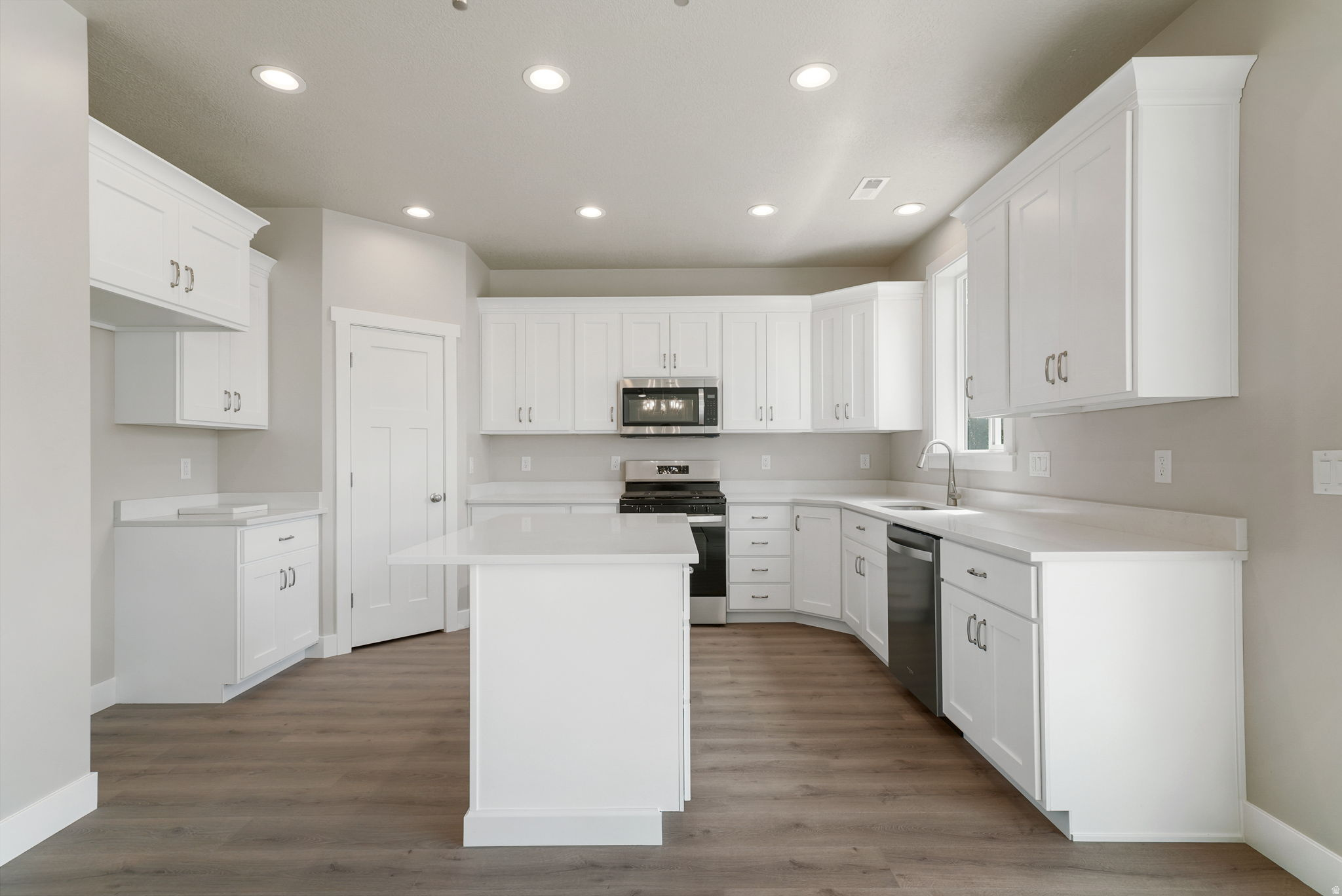 APPLE HOLLOW AT THE ORCHARDS - Residential