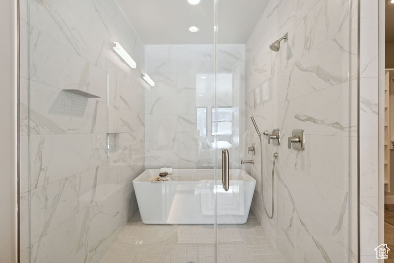 MAYFLOWER LAKESIDE - Residential