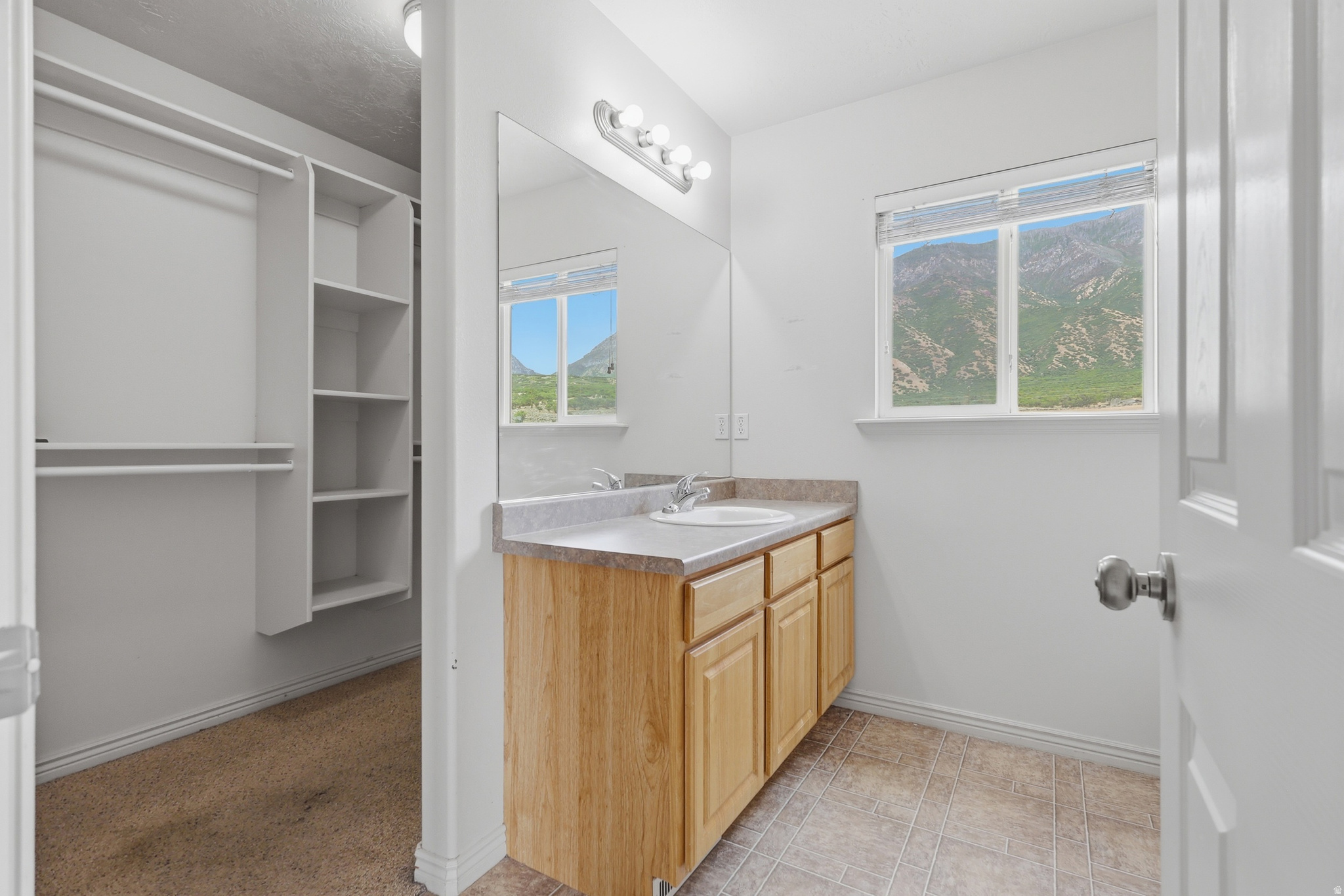 SANTAQUIN MEADOWS - Residential