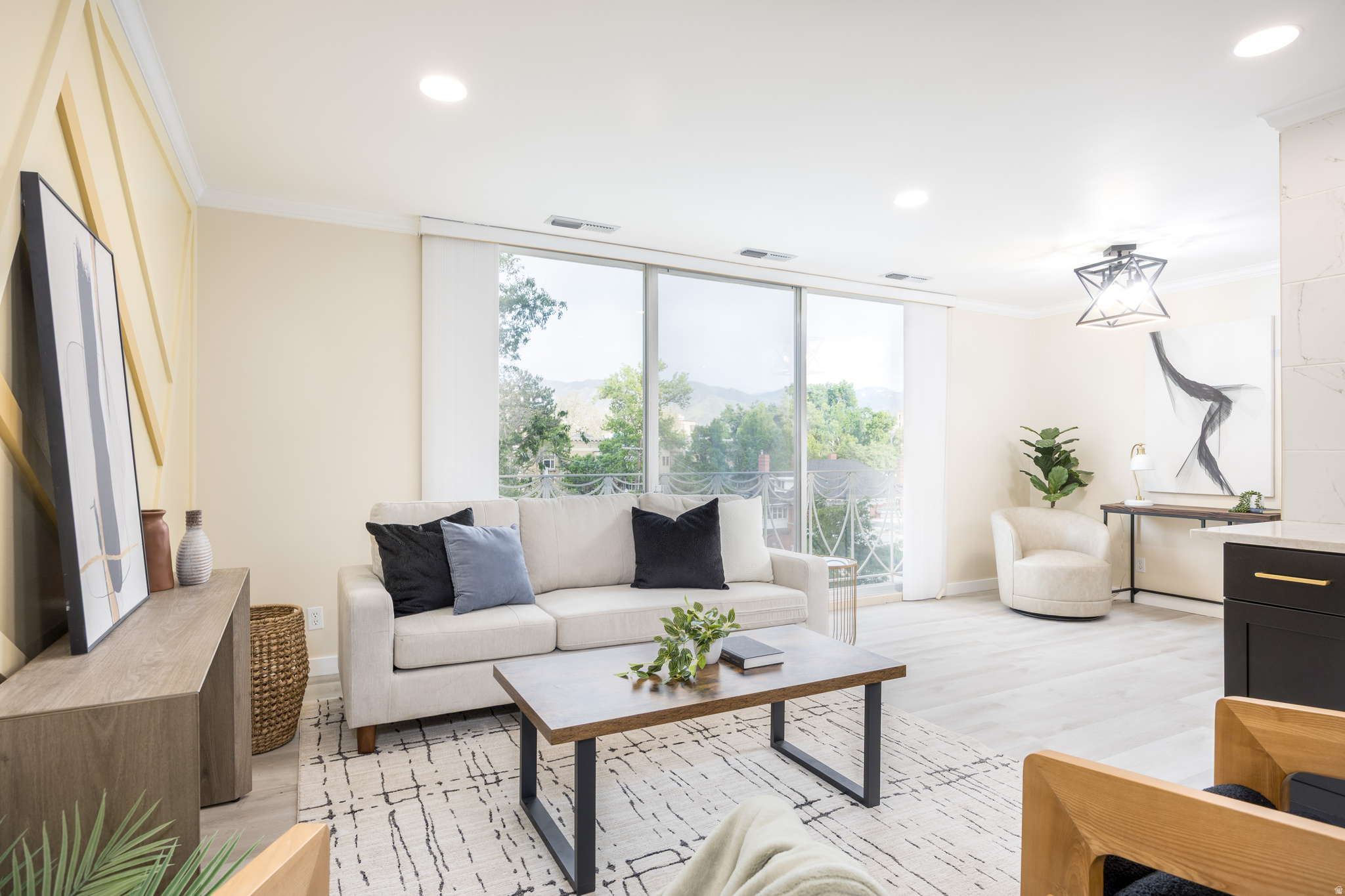 BONNEVILLE TOWER - Residential