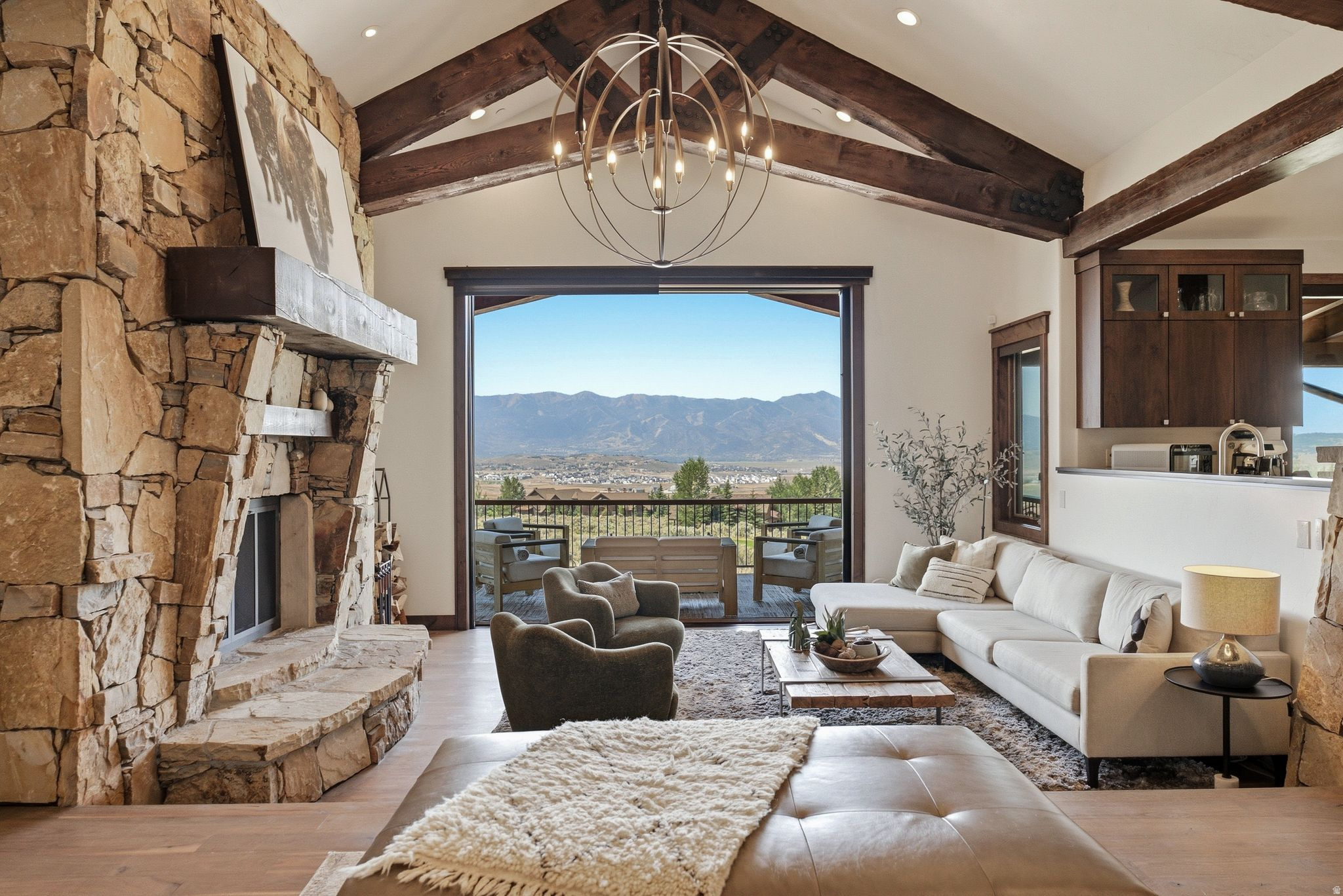 PROMONTORY - Residential