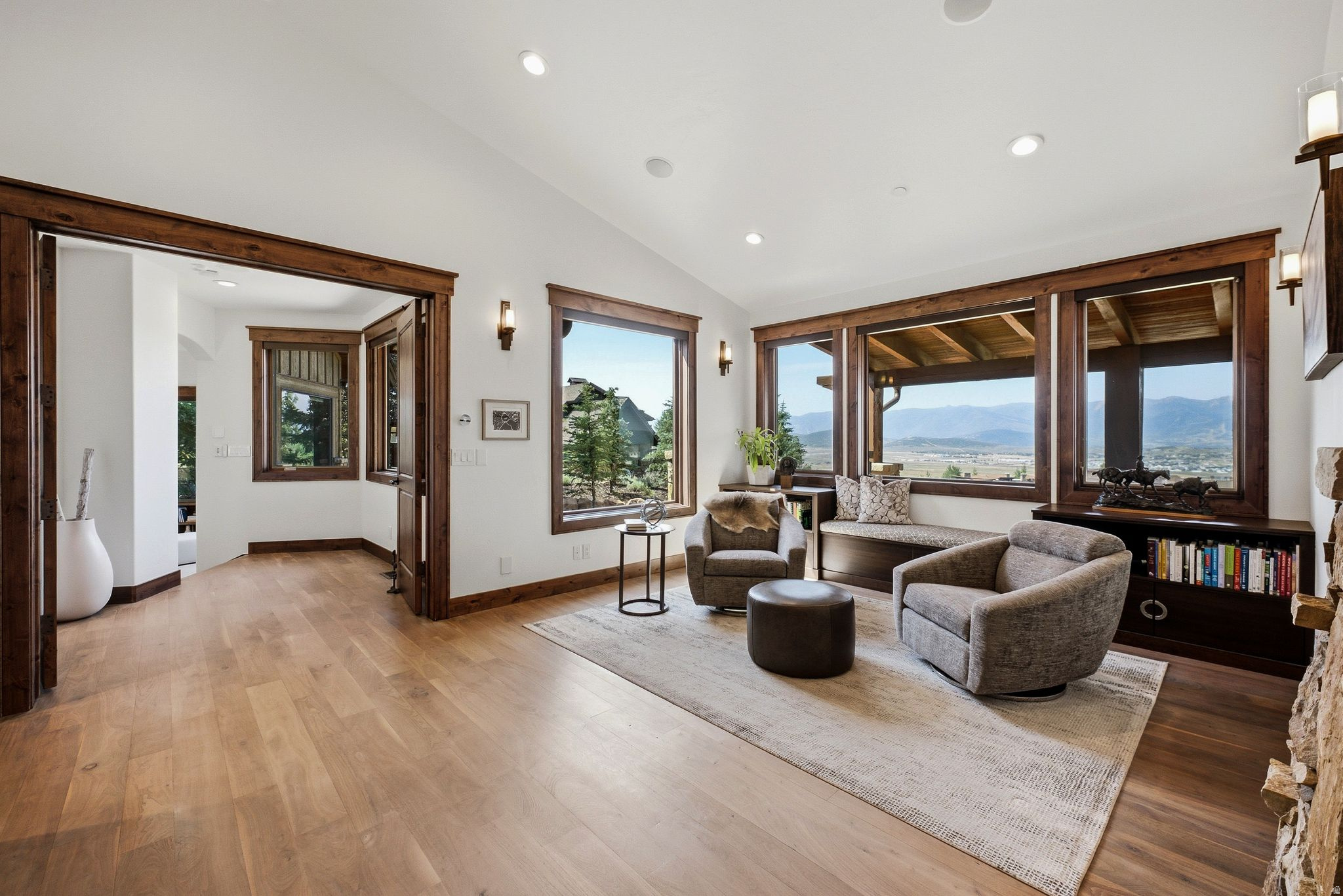 PROMONTORY - Residential
