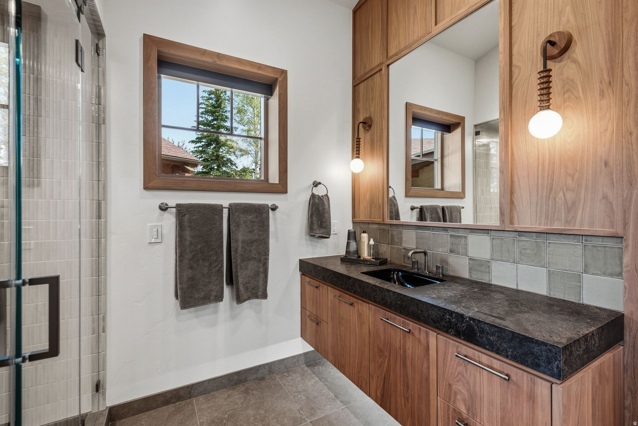 PROMONTORY - Residential