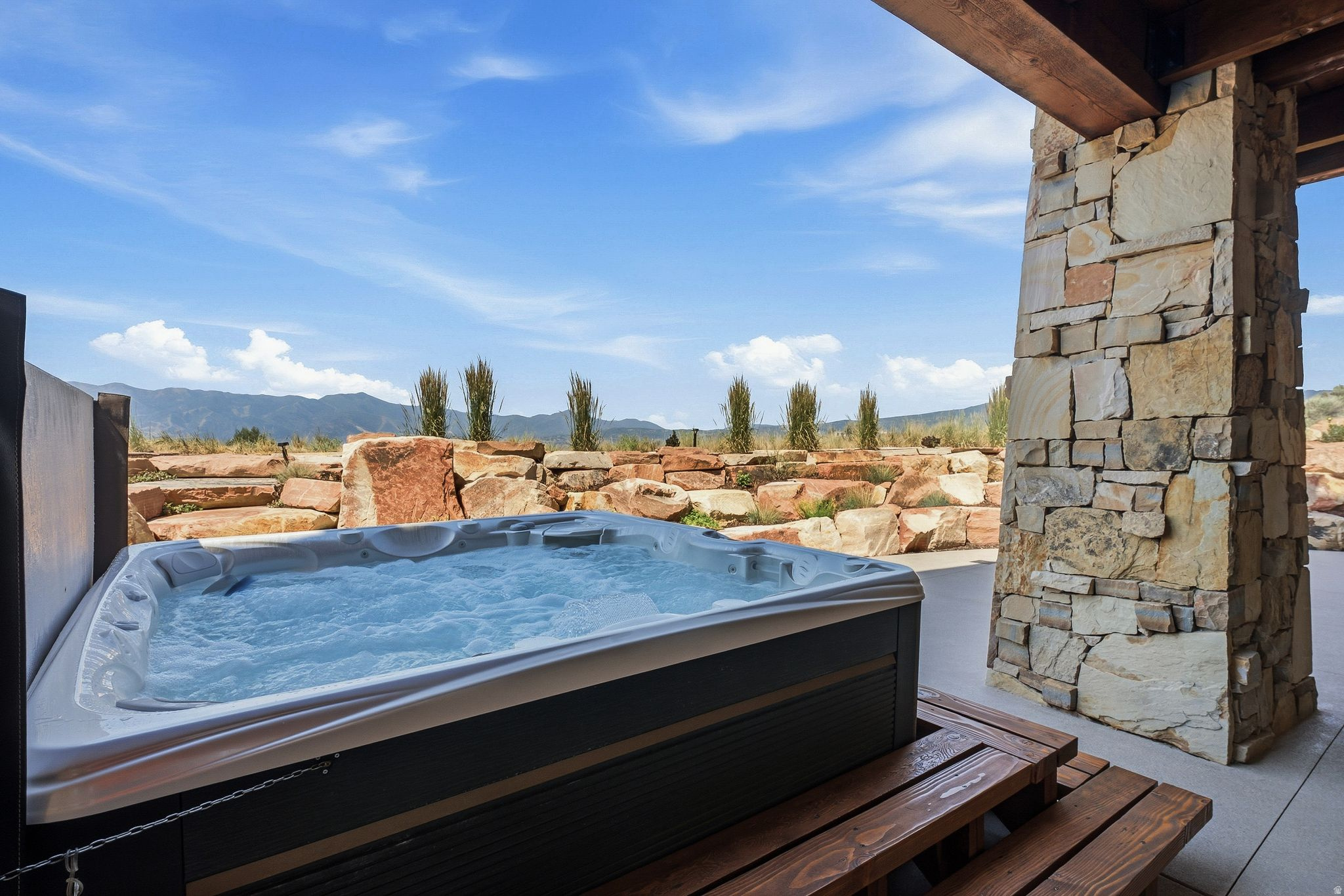 PROMONTORY - Residential