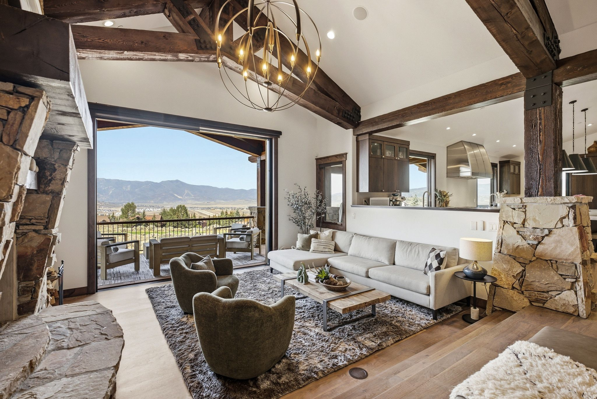 PROMONTORY - Residential