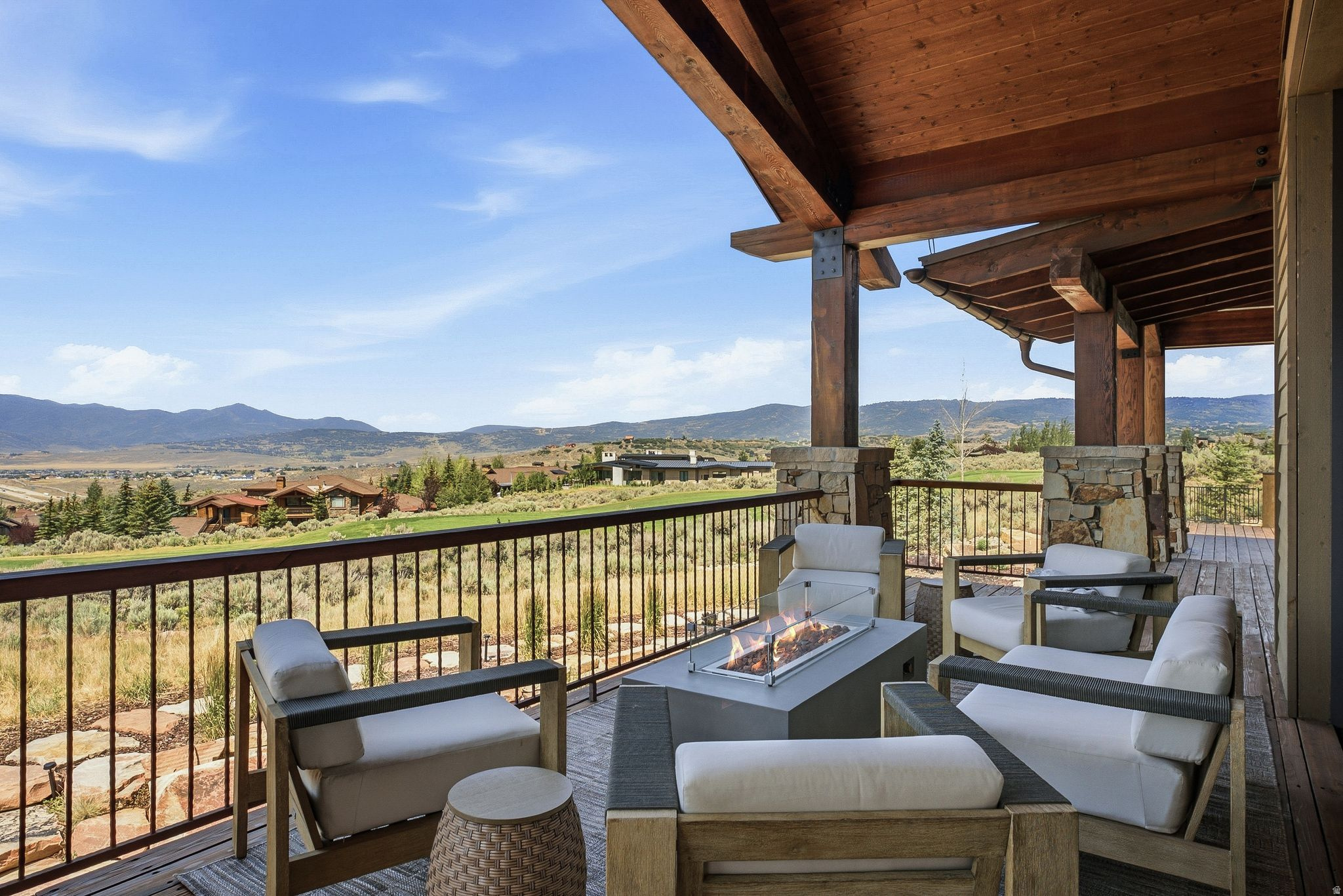 PROMONTORY - Residential