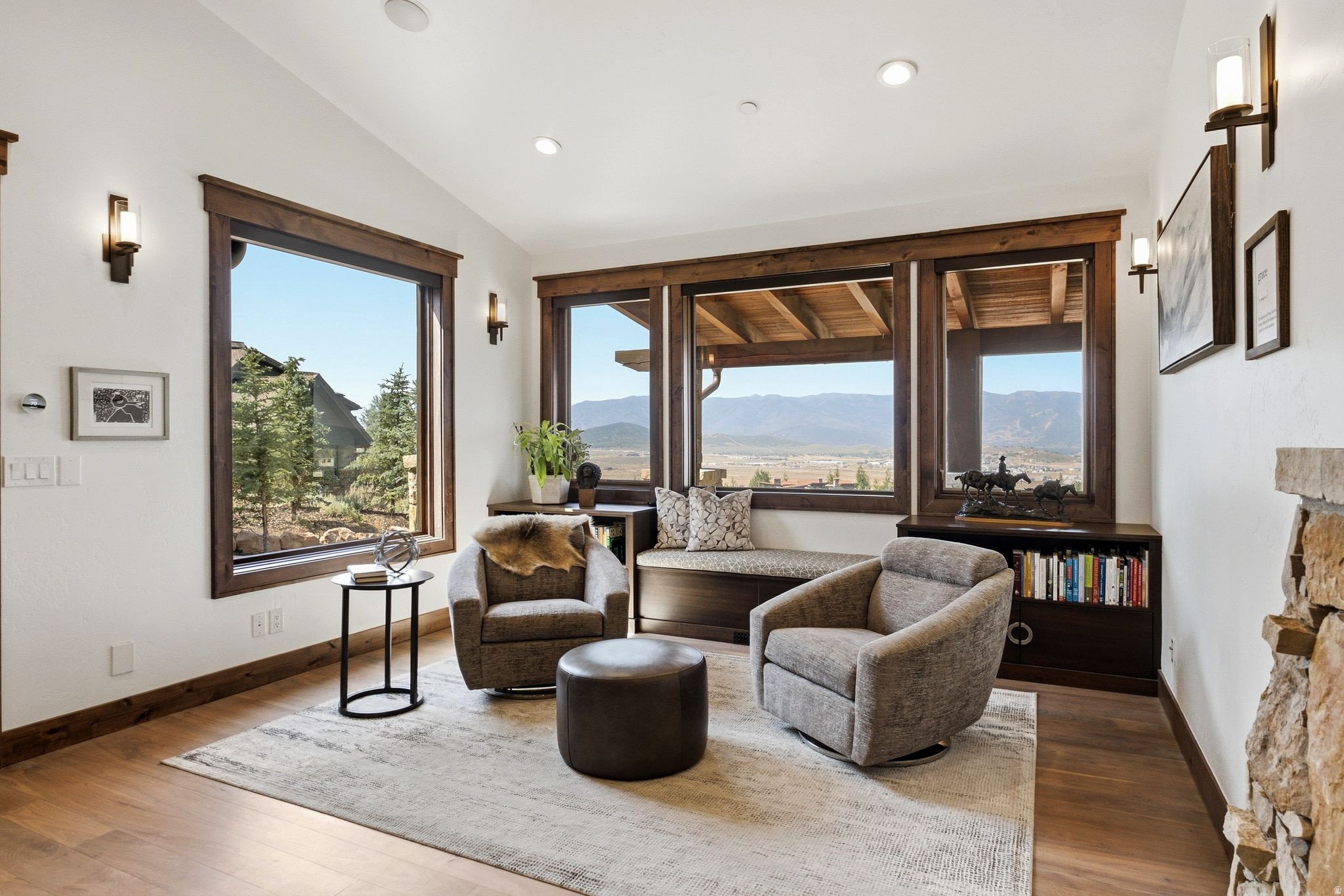 PROMONTORY - Residential