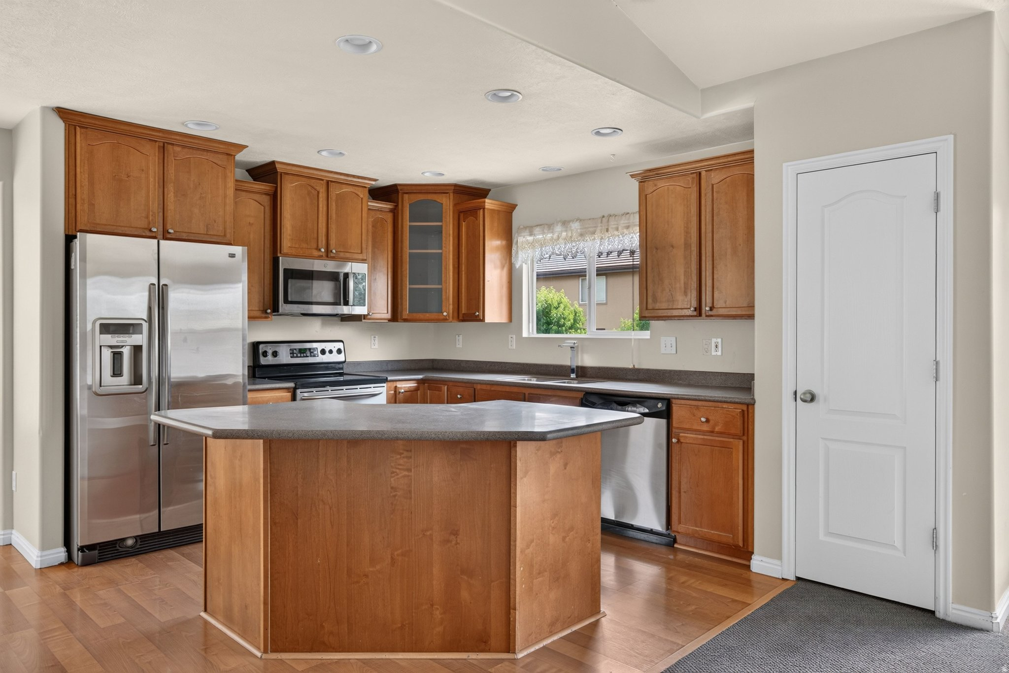 RIDGE - Residential