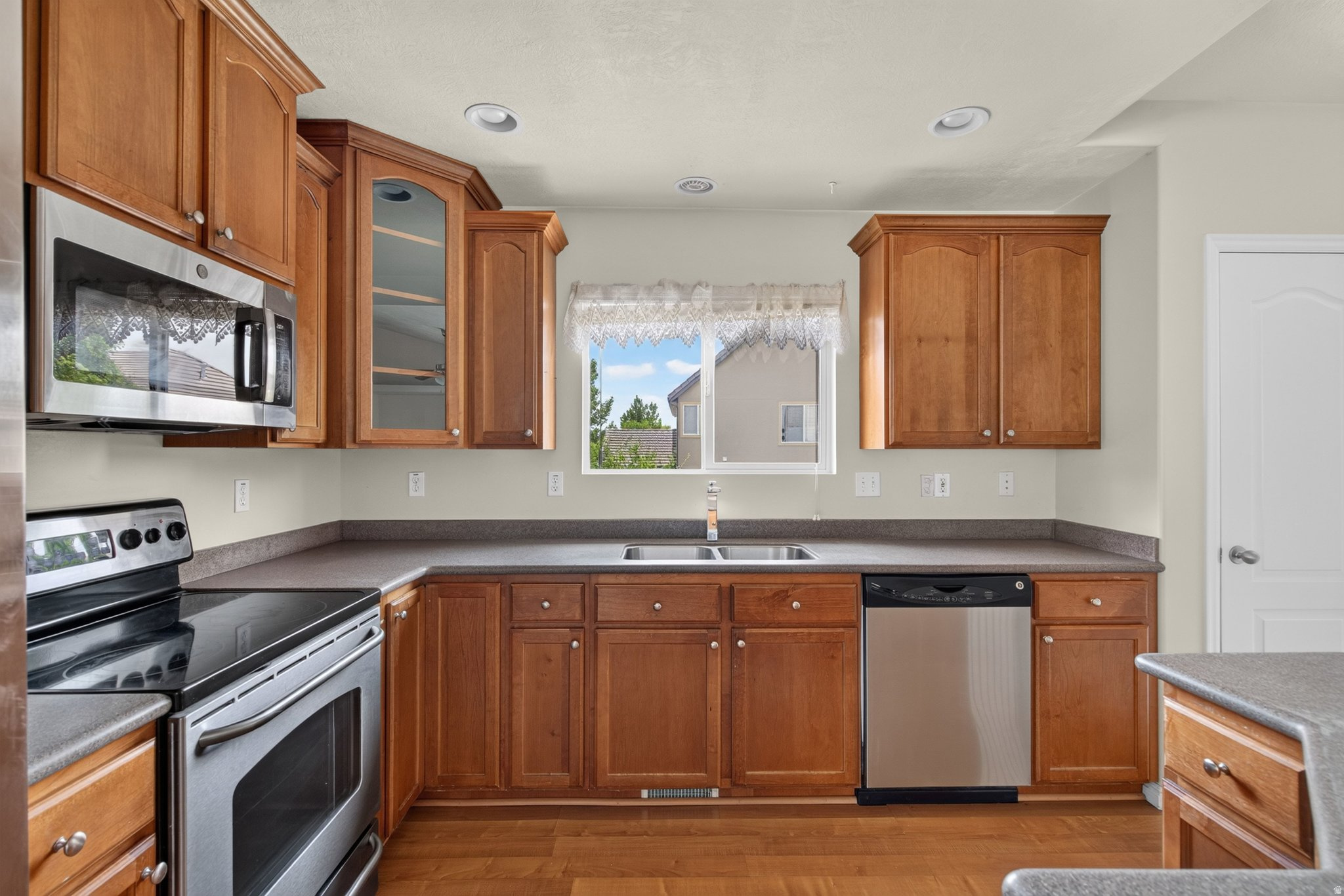 RIDGE - Residential