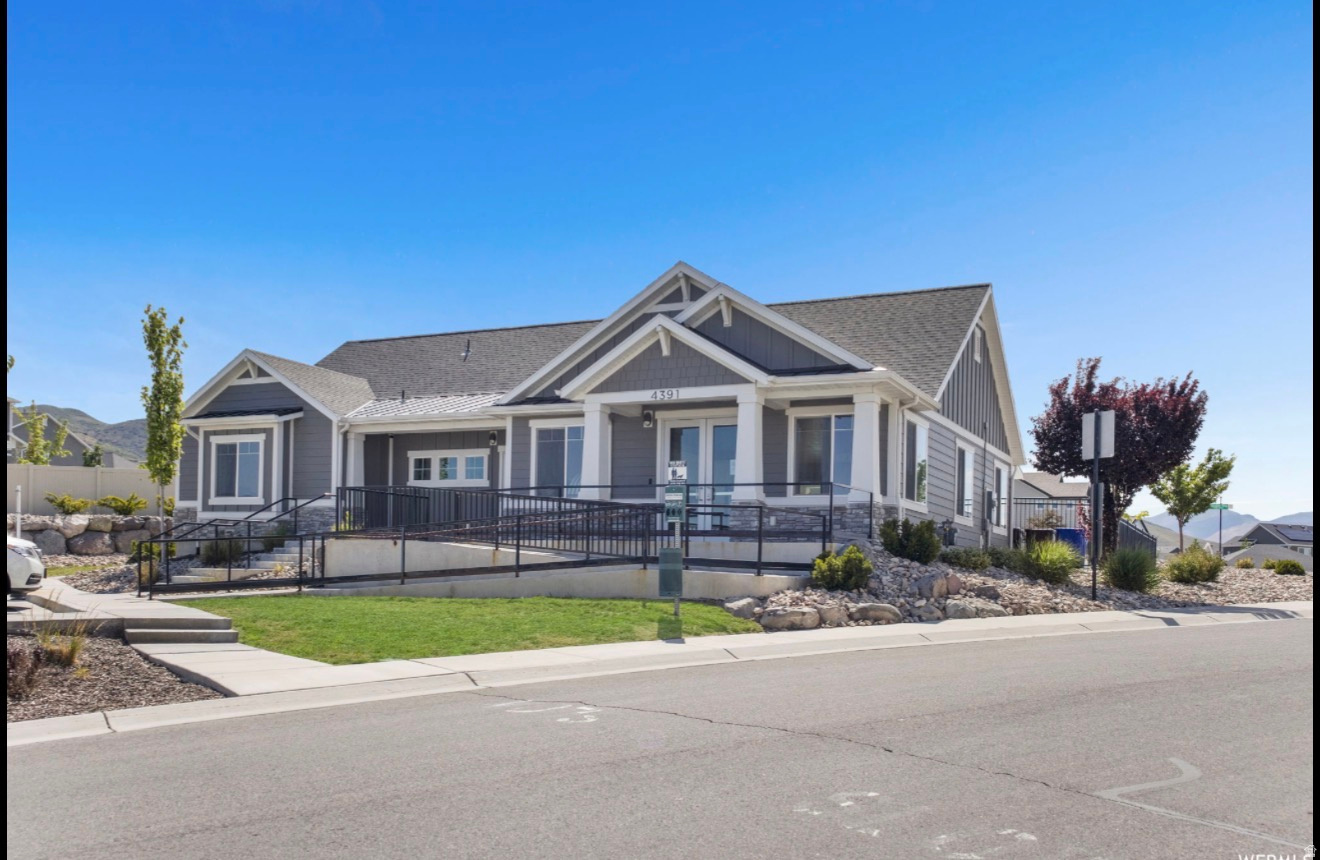 SKY RIDGE - Residential