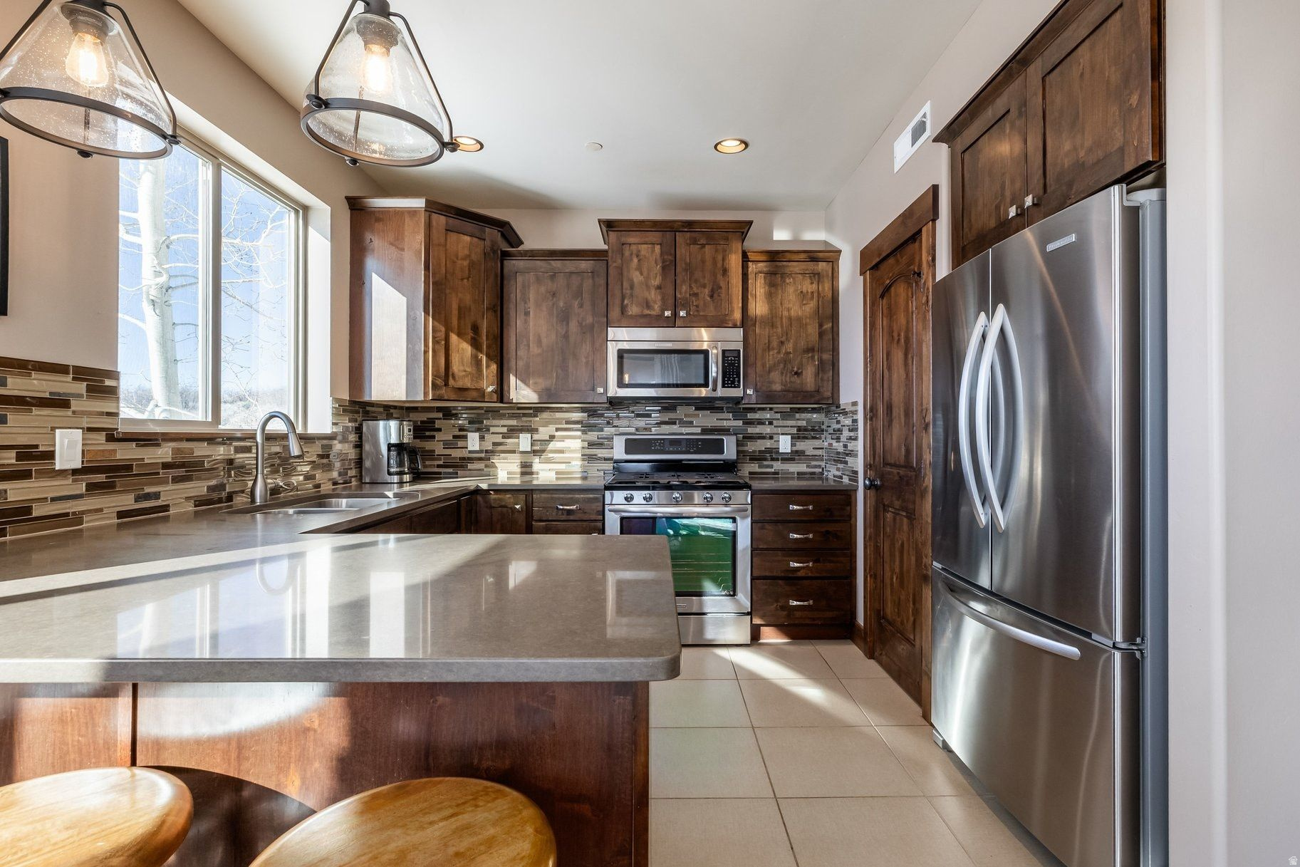 BLACK ROCK RIDGE - Residential