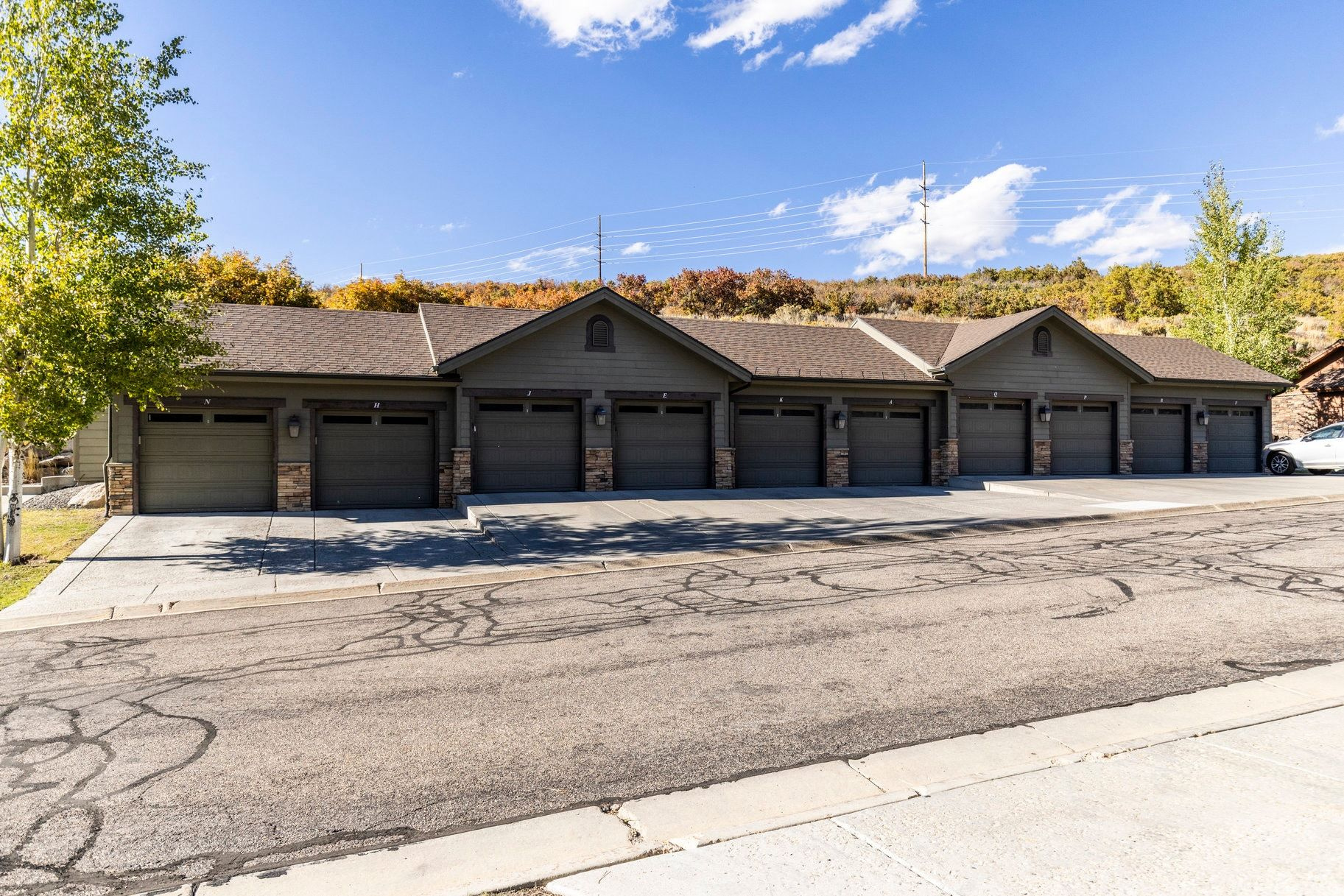 BLACK ROCK RIDGE - Residential
