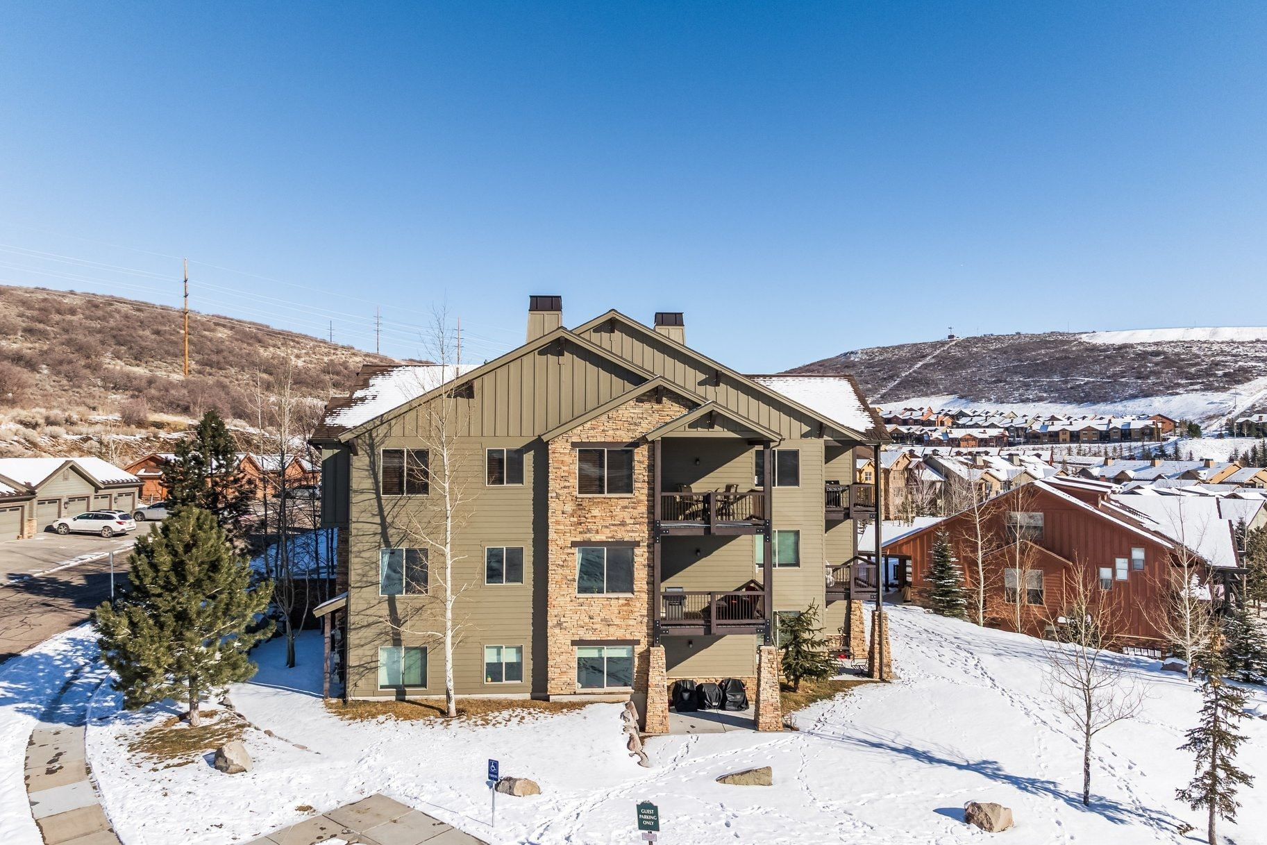 BLACK ROCK RIDGE - Residential