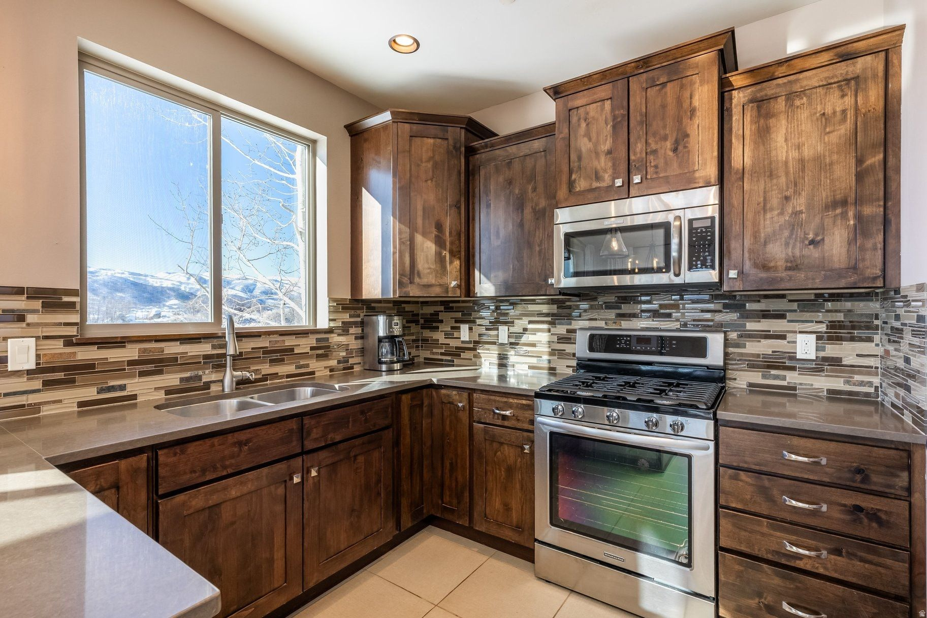 BLACK ROCK RIDGE - Residential