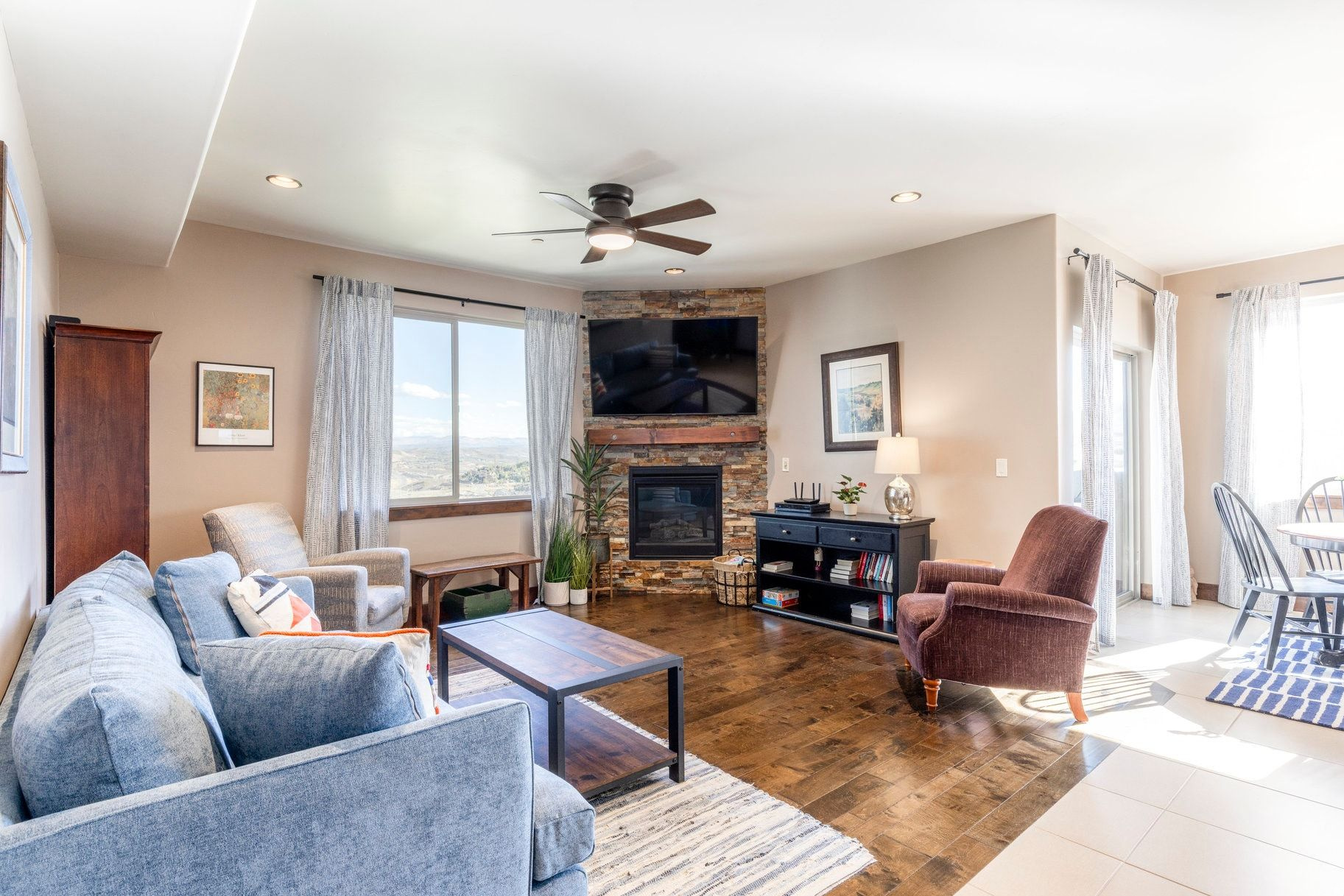 BLACK ROCK RIDGE - Residential