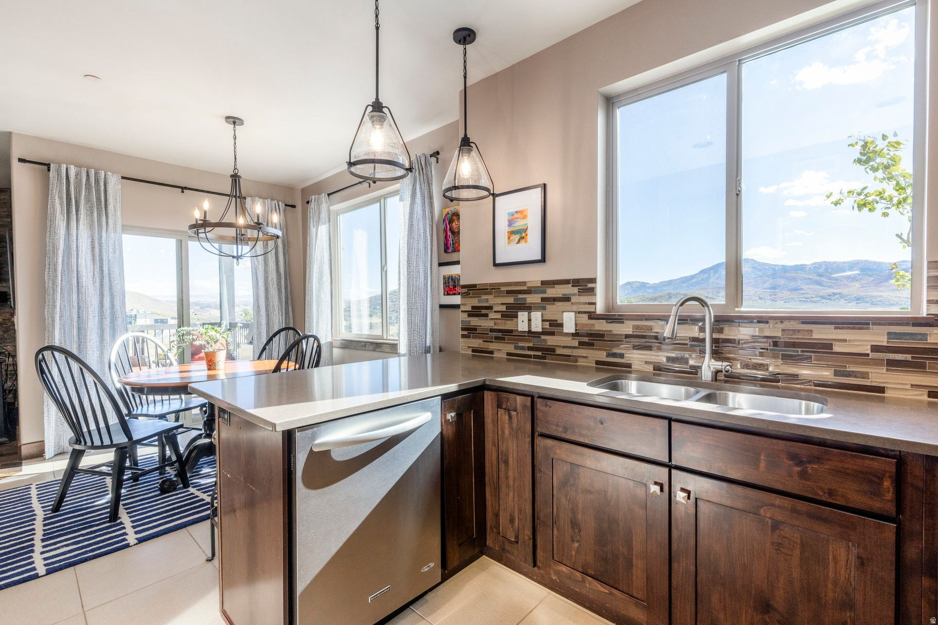 BLACK ROCK RIDGE - Residential