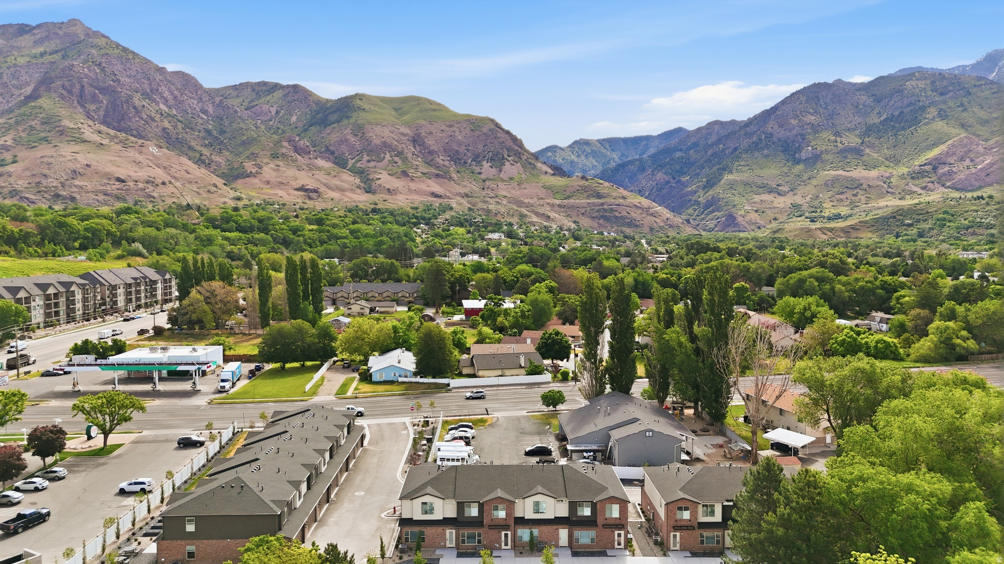 DYLANS TOWNHOMES - Residential