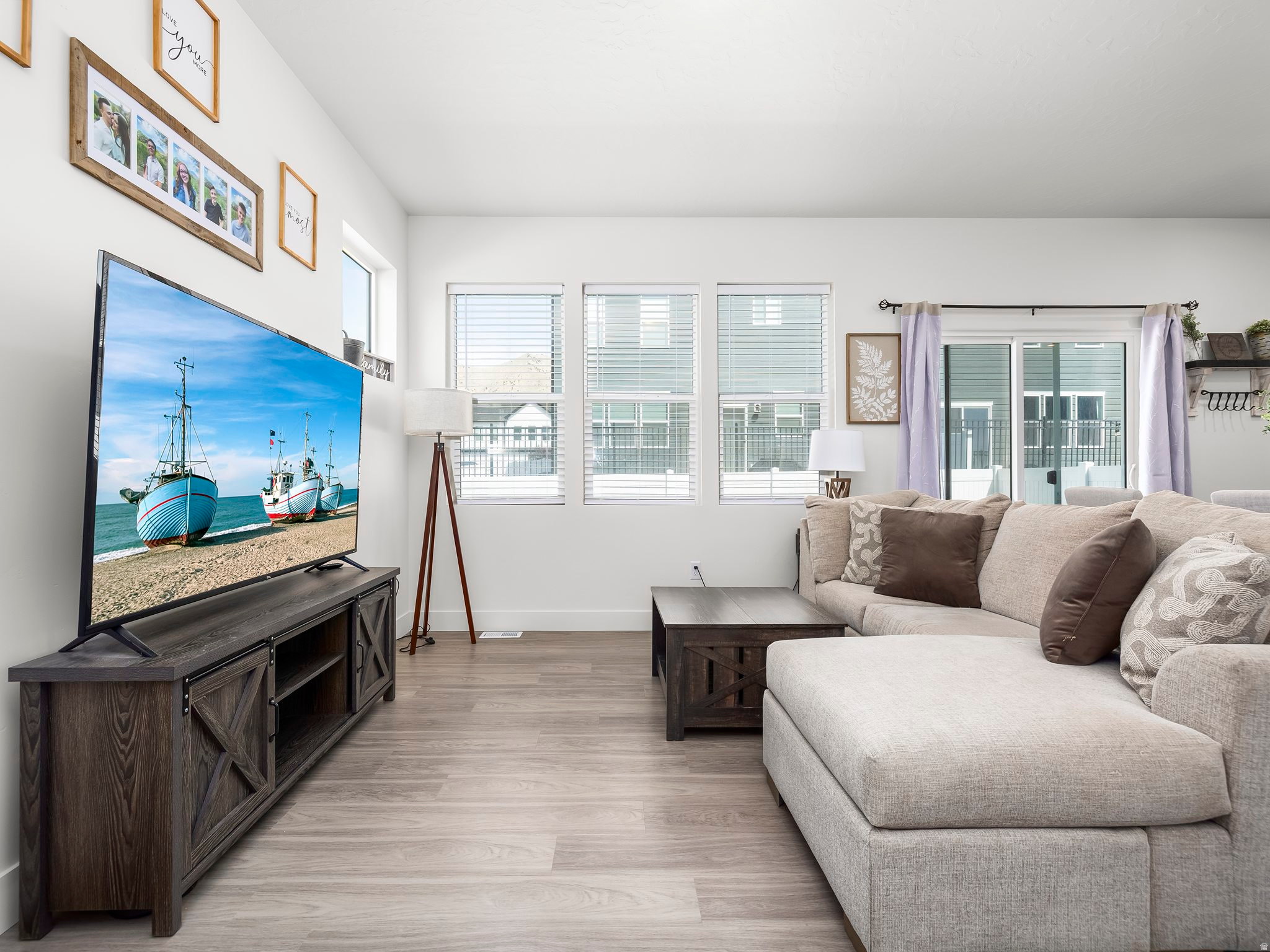 EAGLE POINT - Residential