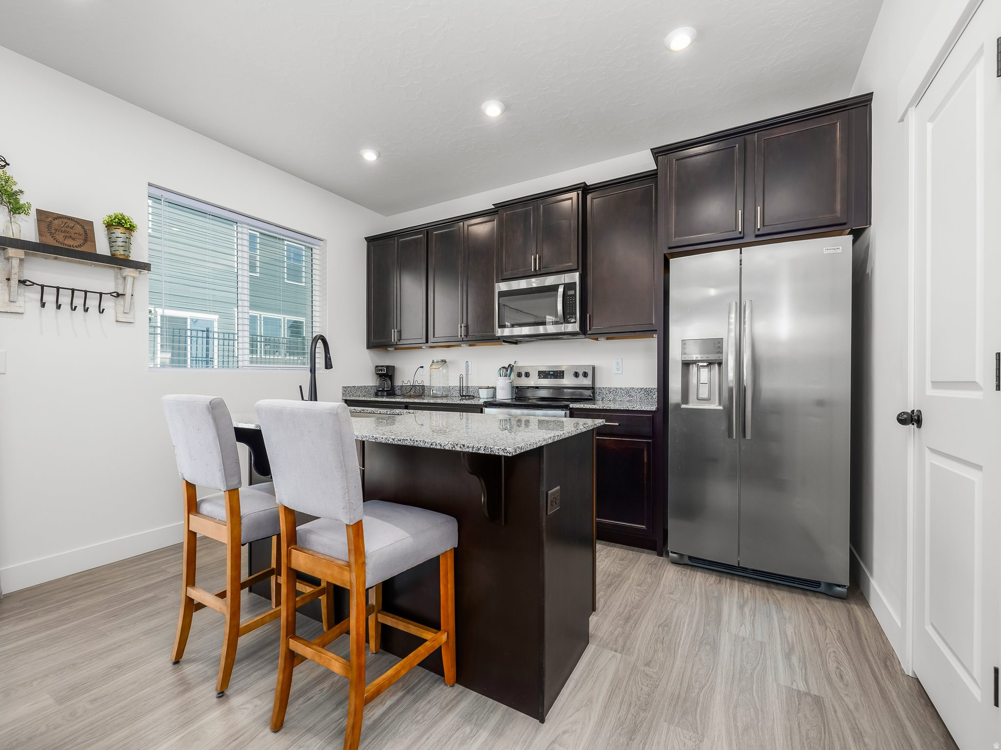 EAGLE POINT - Residential