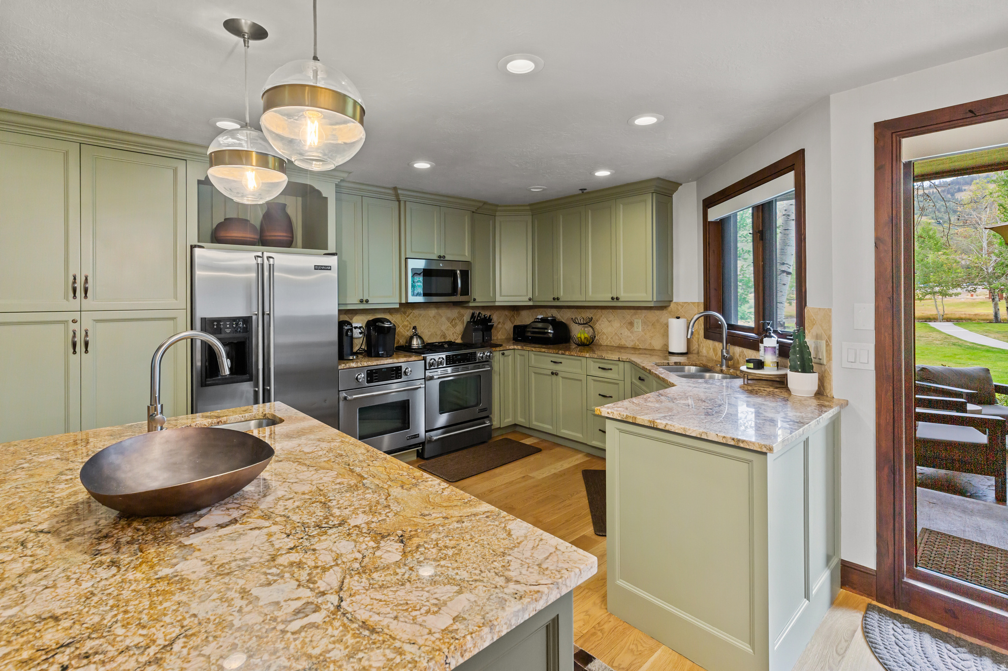 FAWNGROVE CONDOMINIUM - Residential Lease