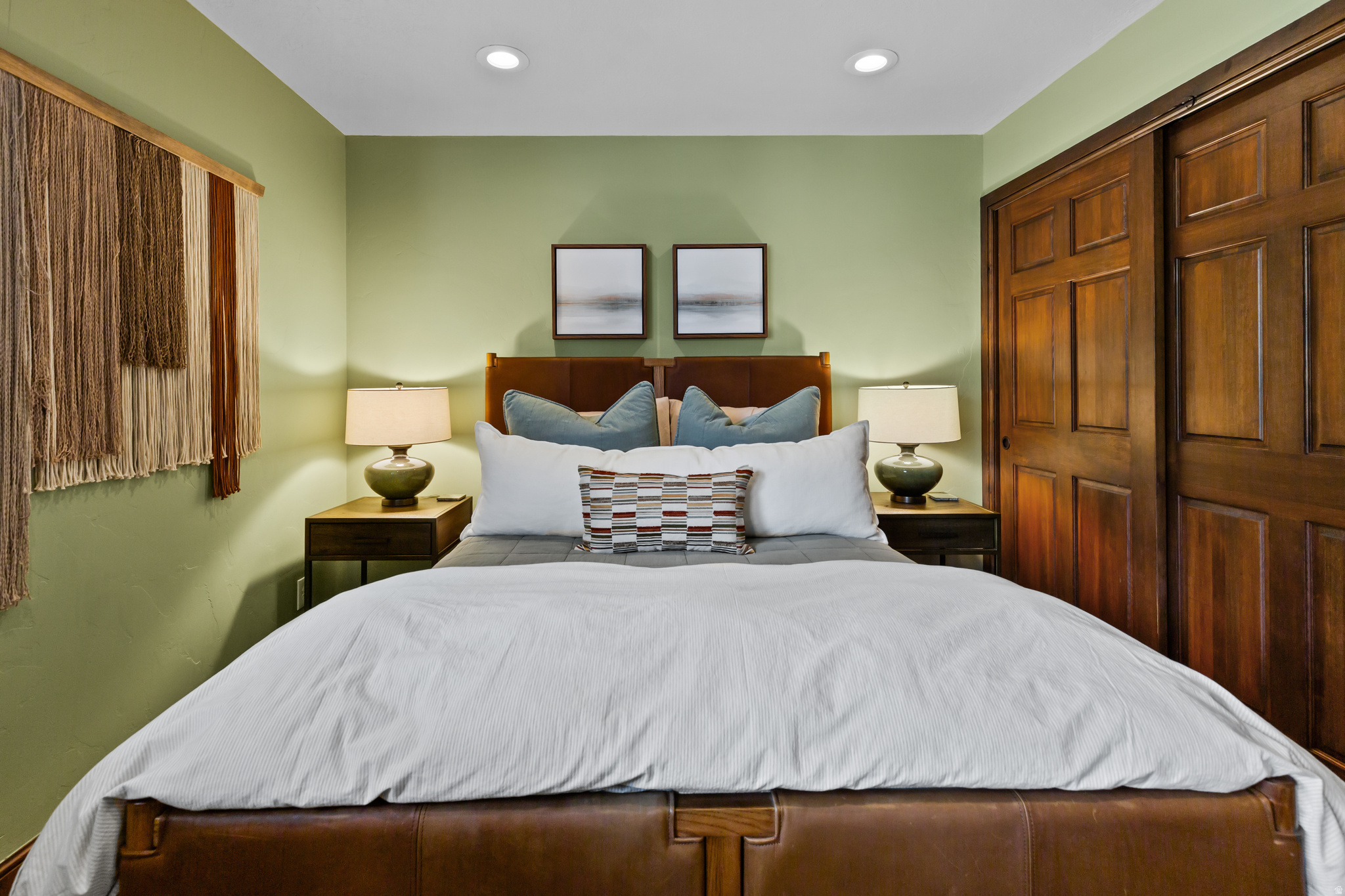 FAWNGROVE CONDOMINIUM - Residential Lease
