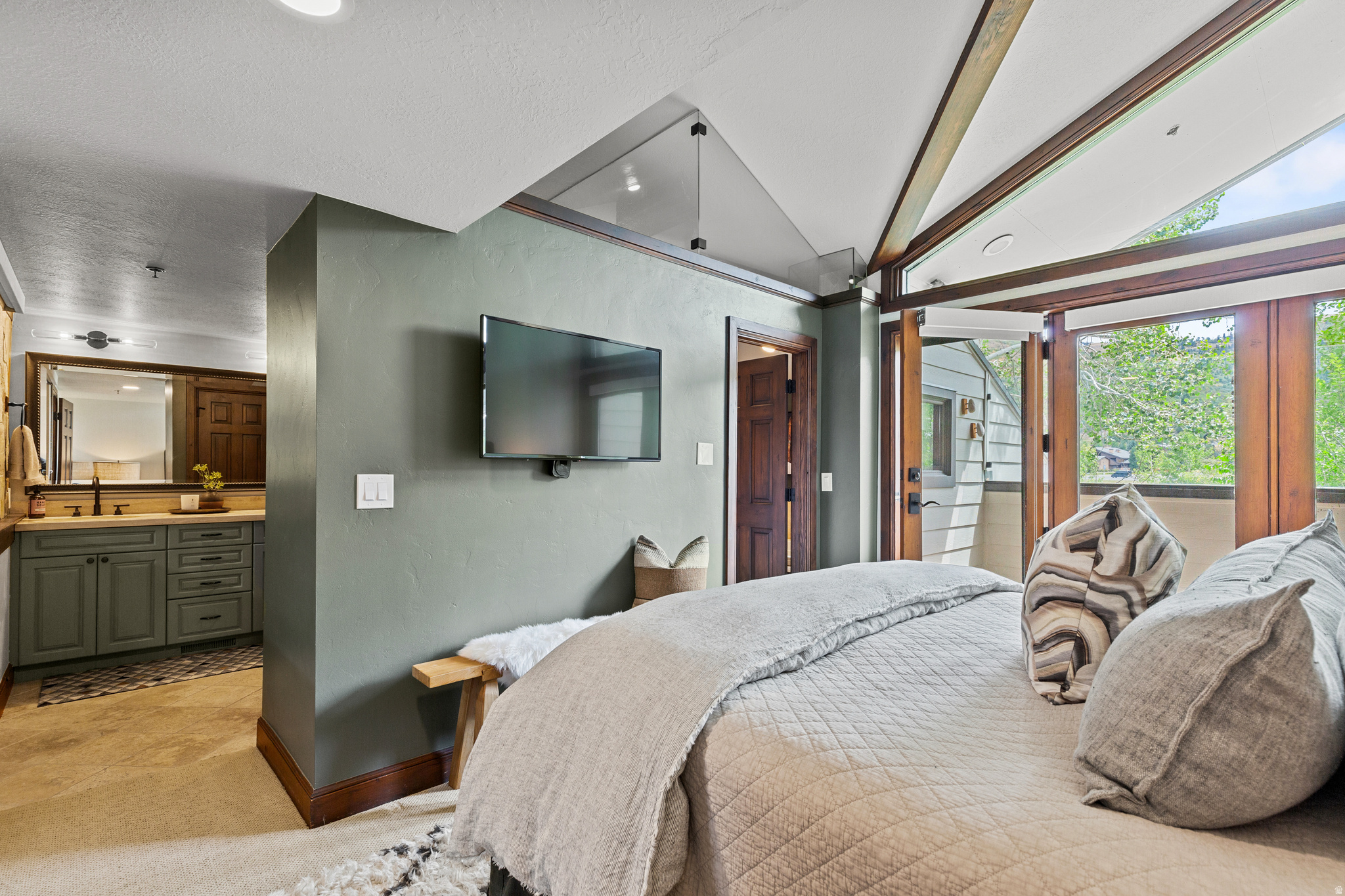 FAWNGROVE CONDOMINIUM - Residential Lease