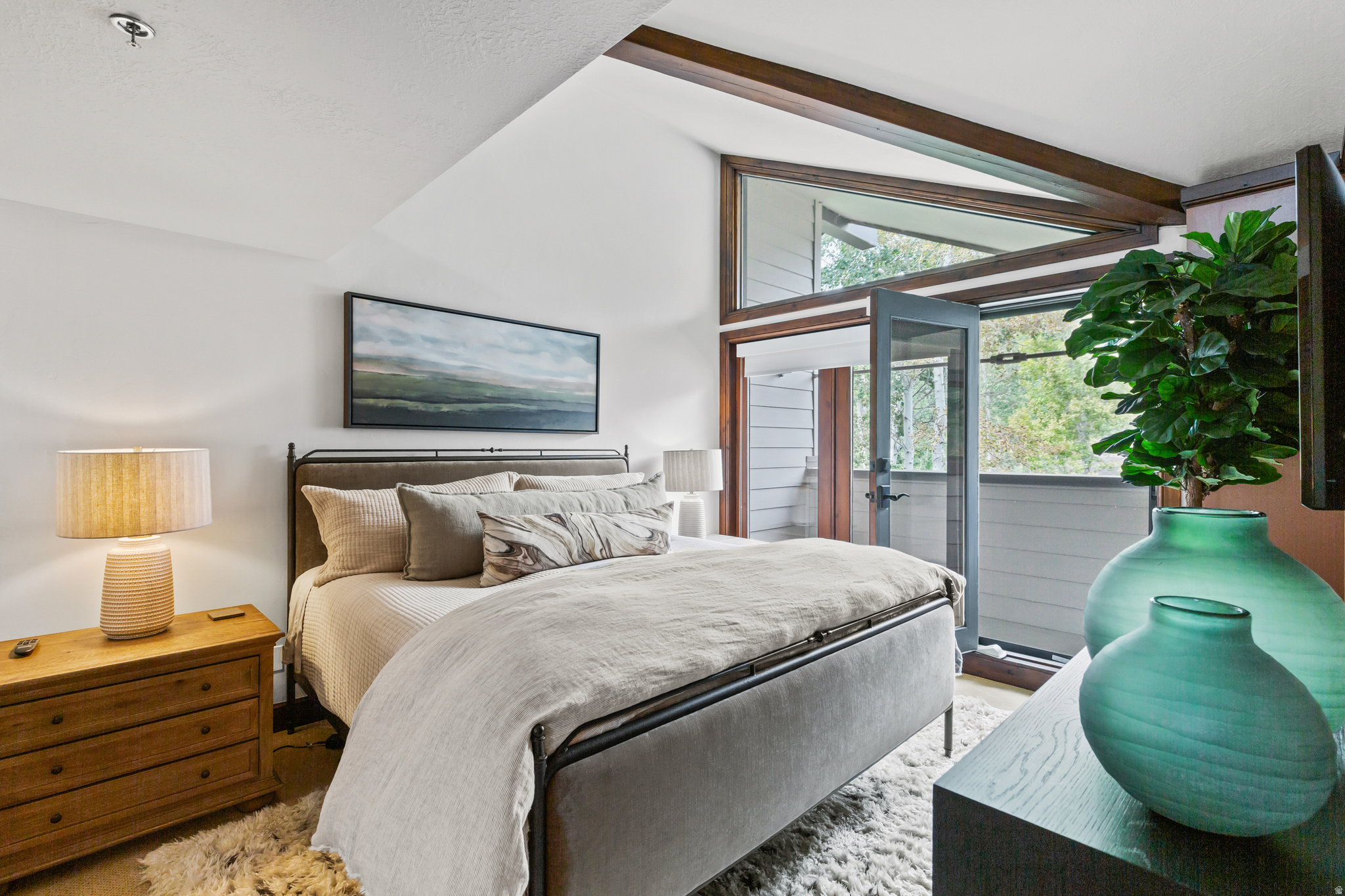 FAWNGROVE CONDOMINIUM - Residential Lease