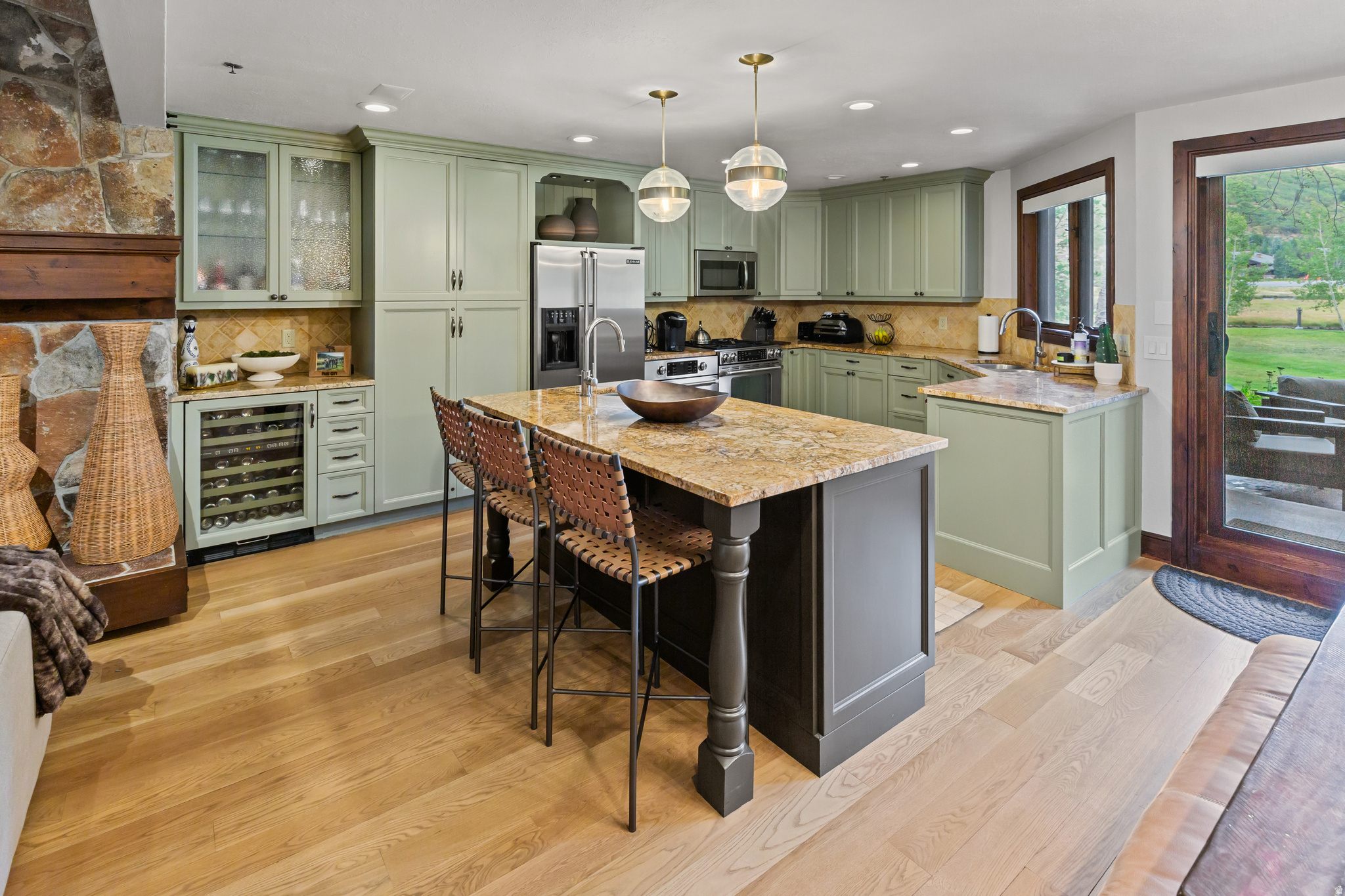 FAWNGROVE CONDOMINIUM - Residential Lease