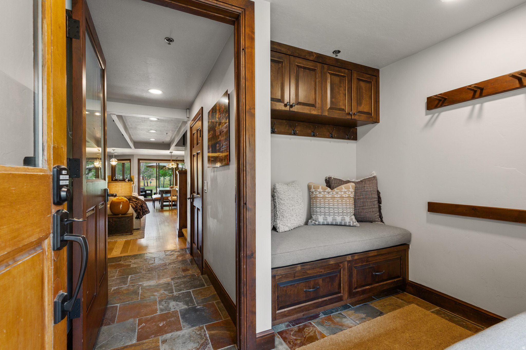 FAWNGROVE CONDOMINIUM - Residential Lease