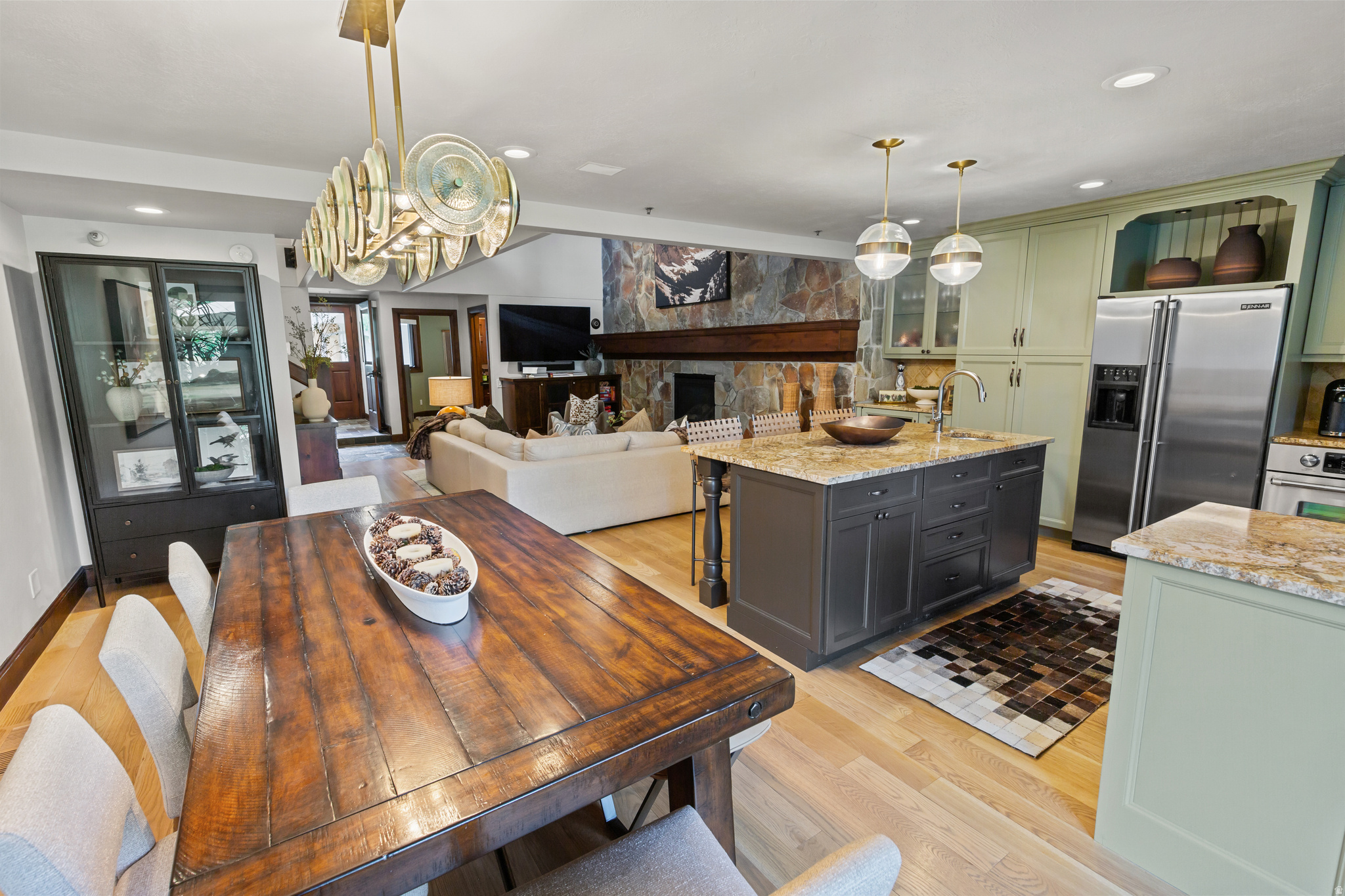 FAWNGROVE CONDOMINIUM - Residential Lease
