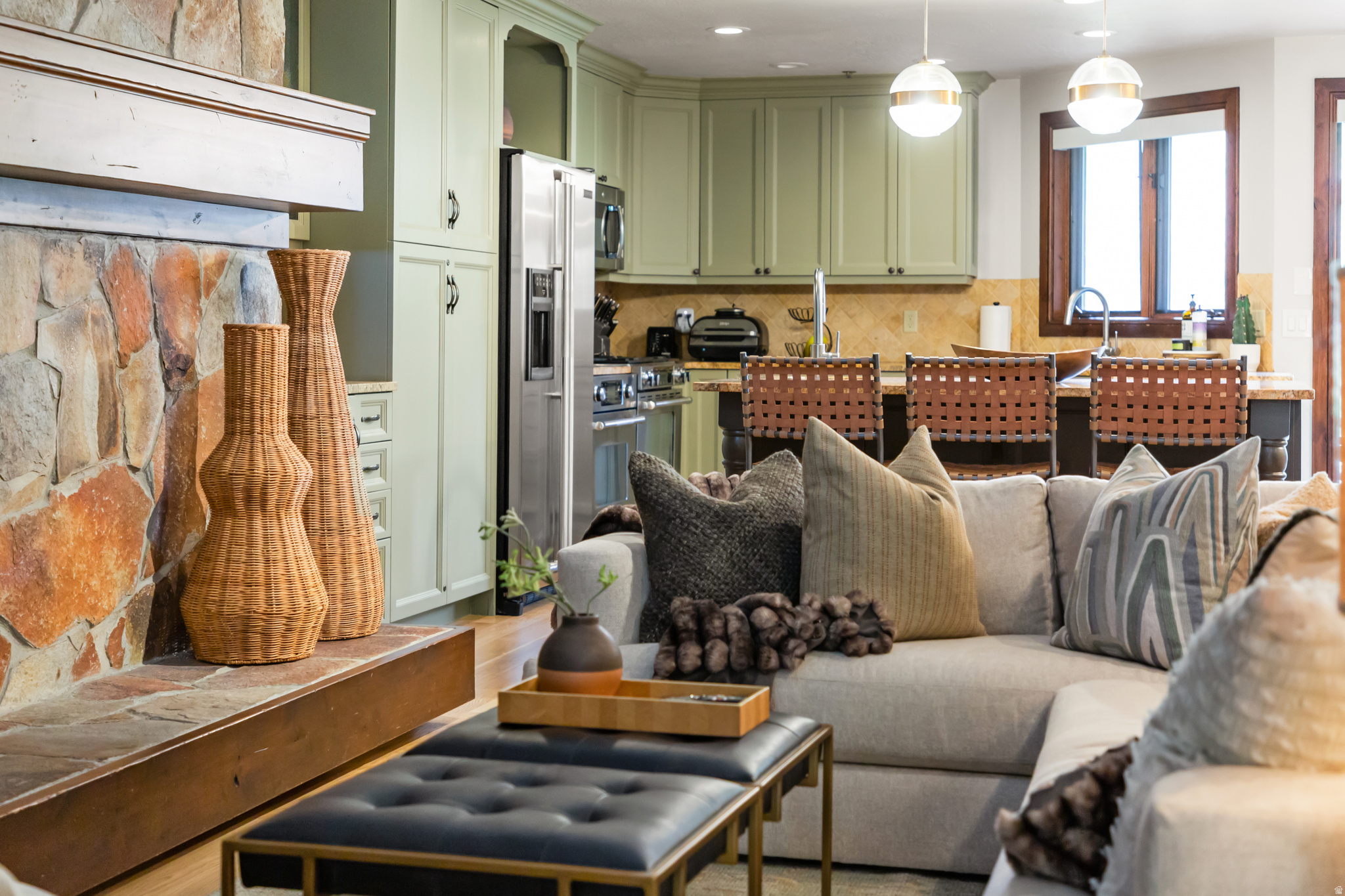FAWNGROVE CONDOMINIUM - Residential Lease