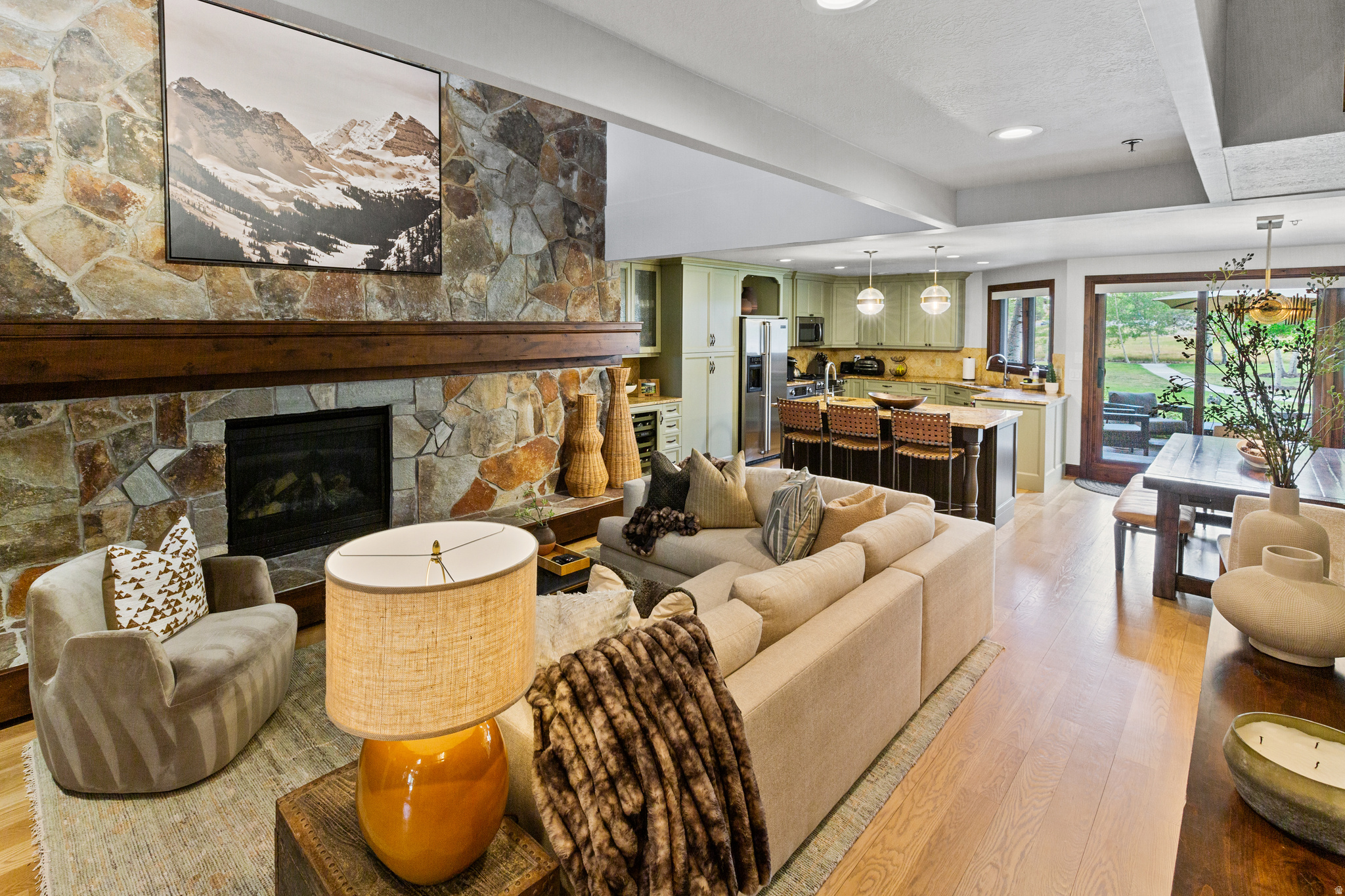 FAWNGROVE CONDOMINIUM - Residential Lease