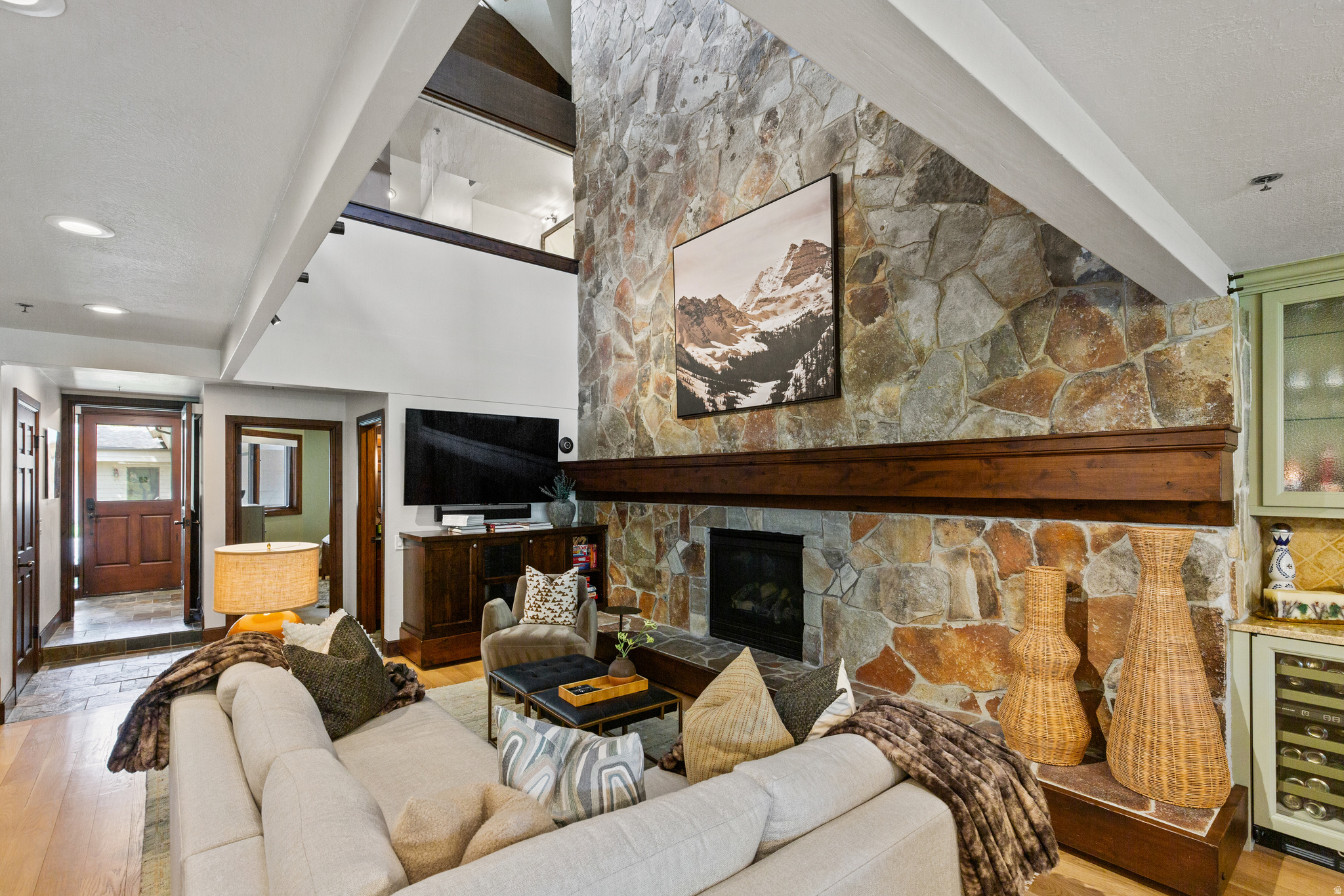 FAWNGROVE CONDOMINIUM - Residential Lease