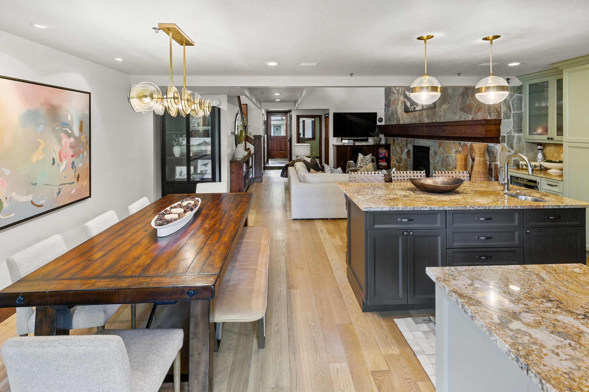 FAWNGROVE CONDOMINIUM - Residential Lease